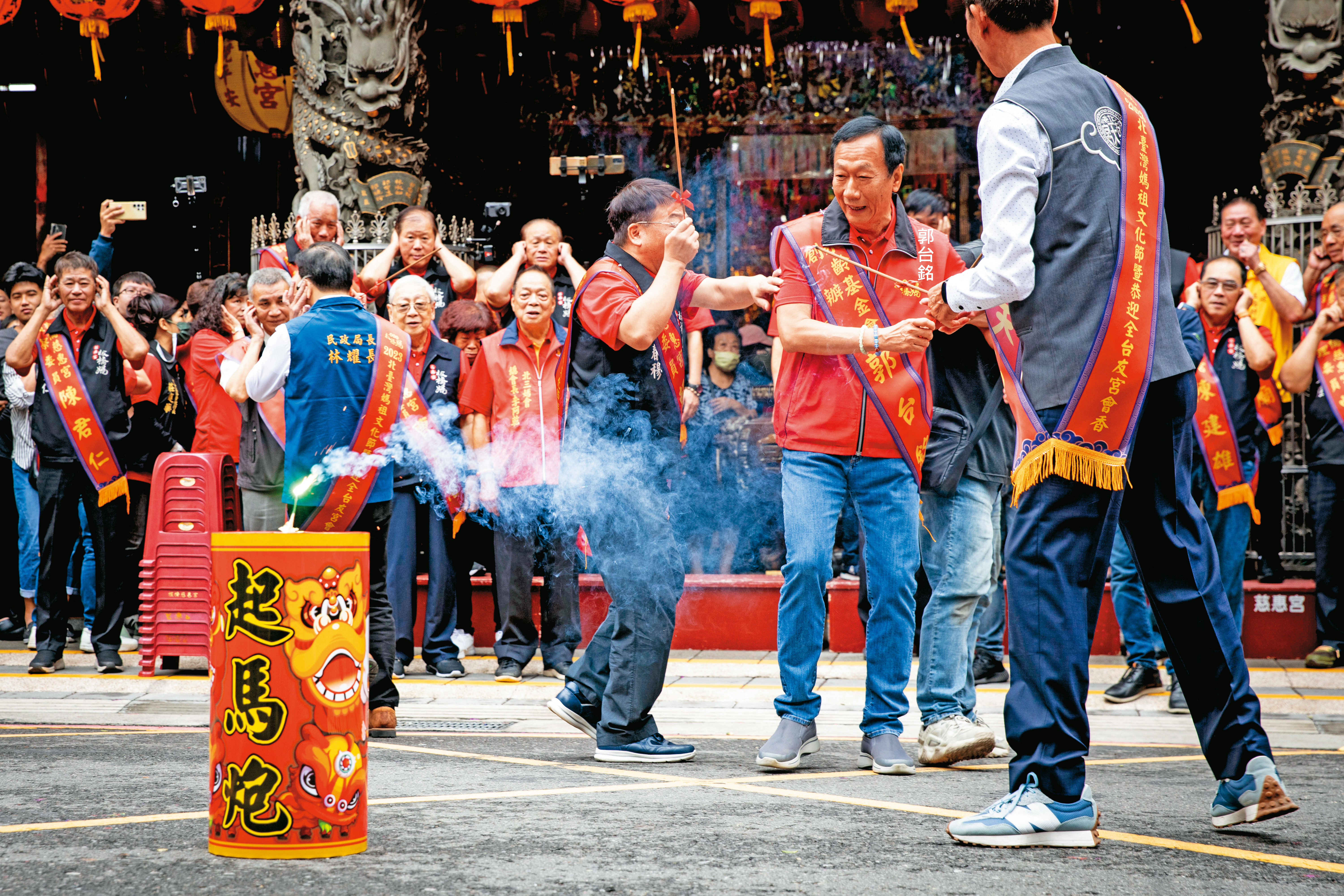 對於後續的政治路要怎麼走下去，郭台銘未鬆口，但強調會以民意為本。