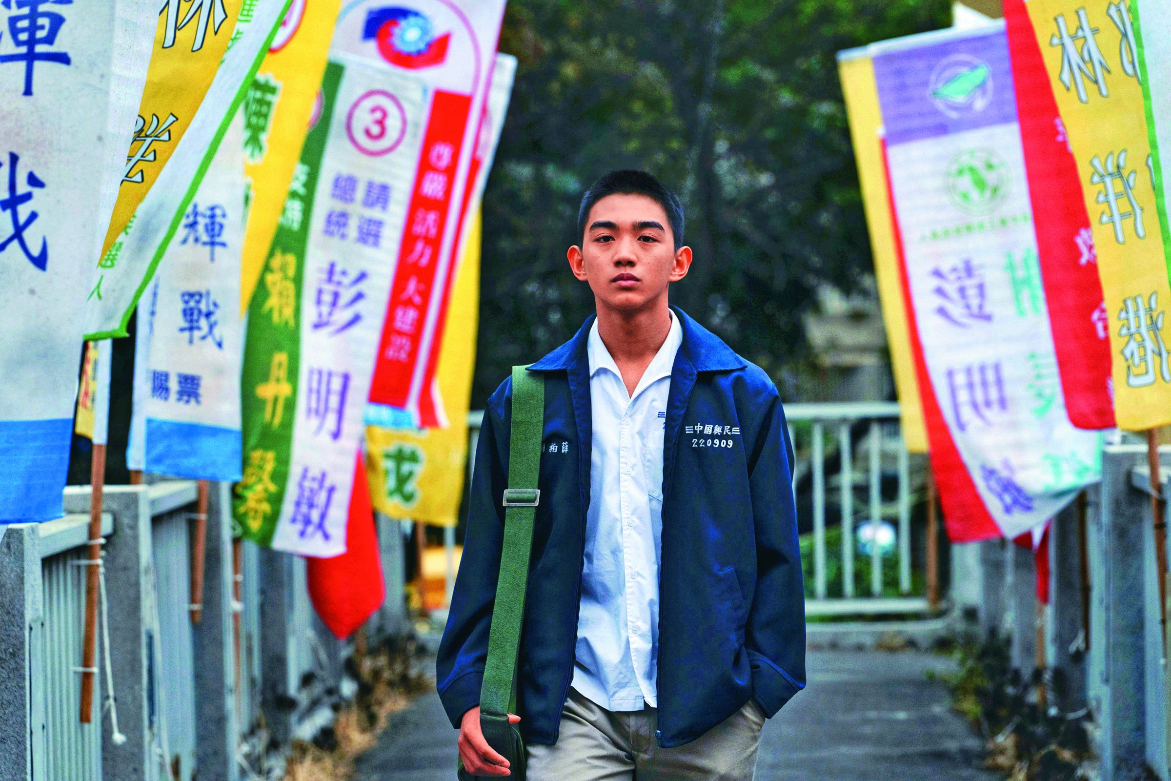 電影從陳玄力飾演的國三男孩視角，回望台灣首次舉行總統直選的1996年。（百景映畫提供）