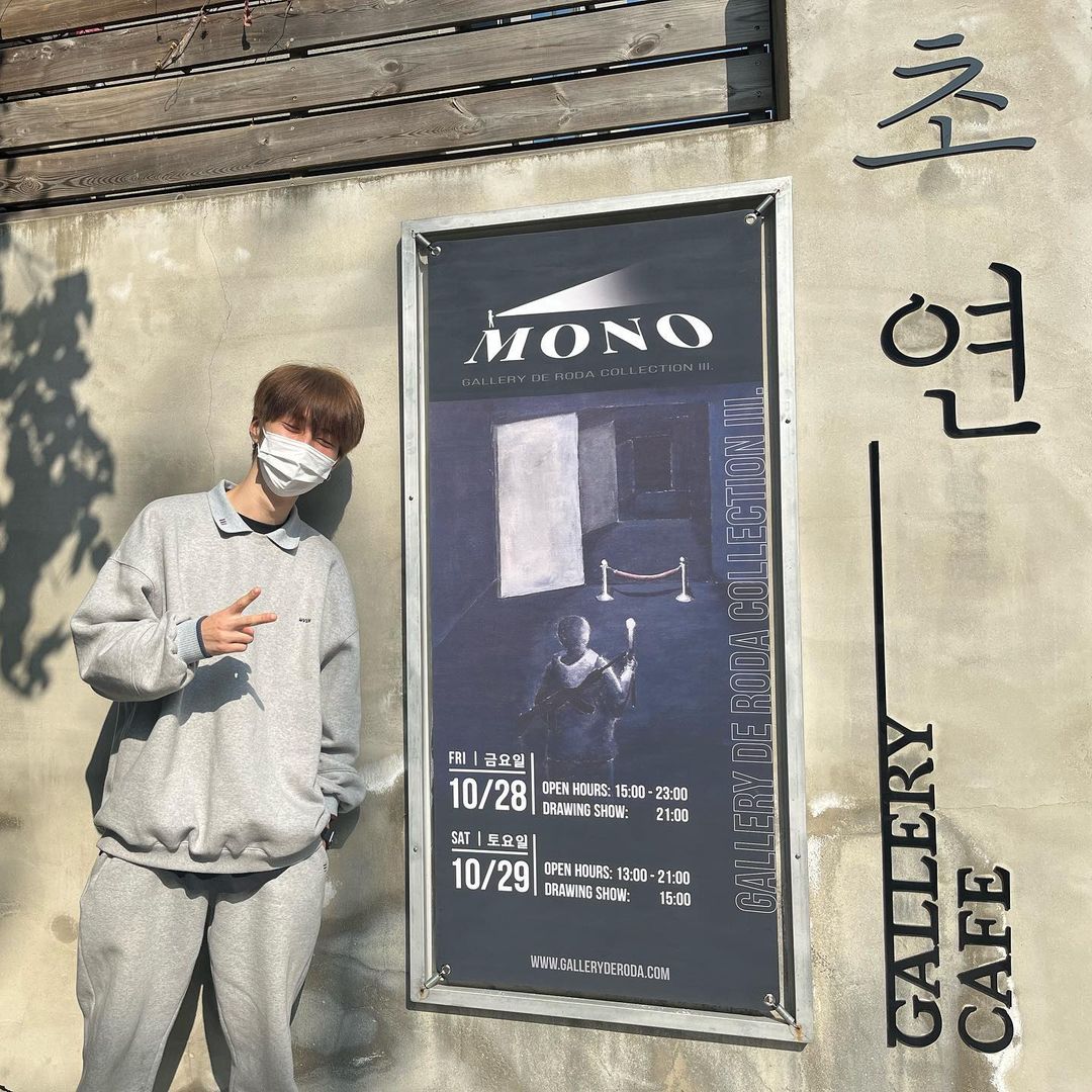 Roda私下非常喜歡畫畫,多次舉辦個人畫展。(翻攝自M.O.N.T Instagram)