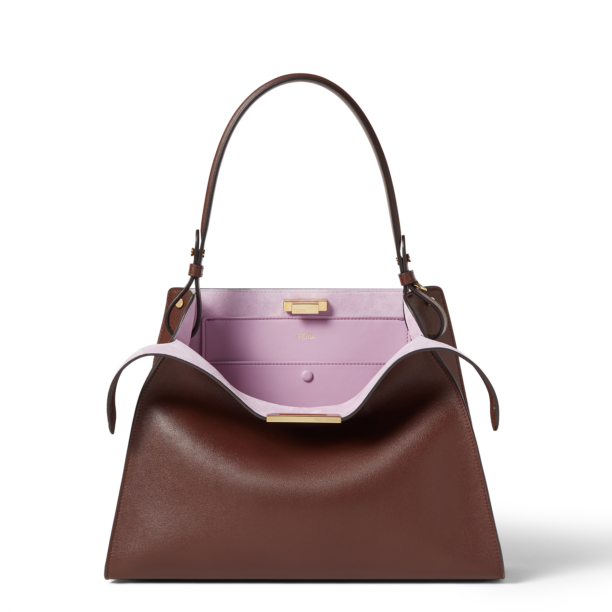 FENDI Way中型款式。深棕色皮革和紫羅蘭色麂皮NT$130,000。(FENDI提供)