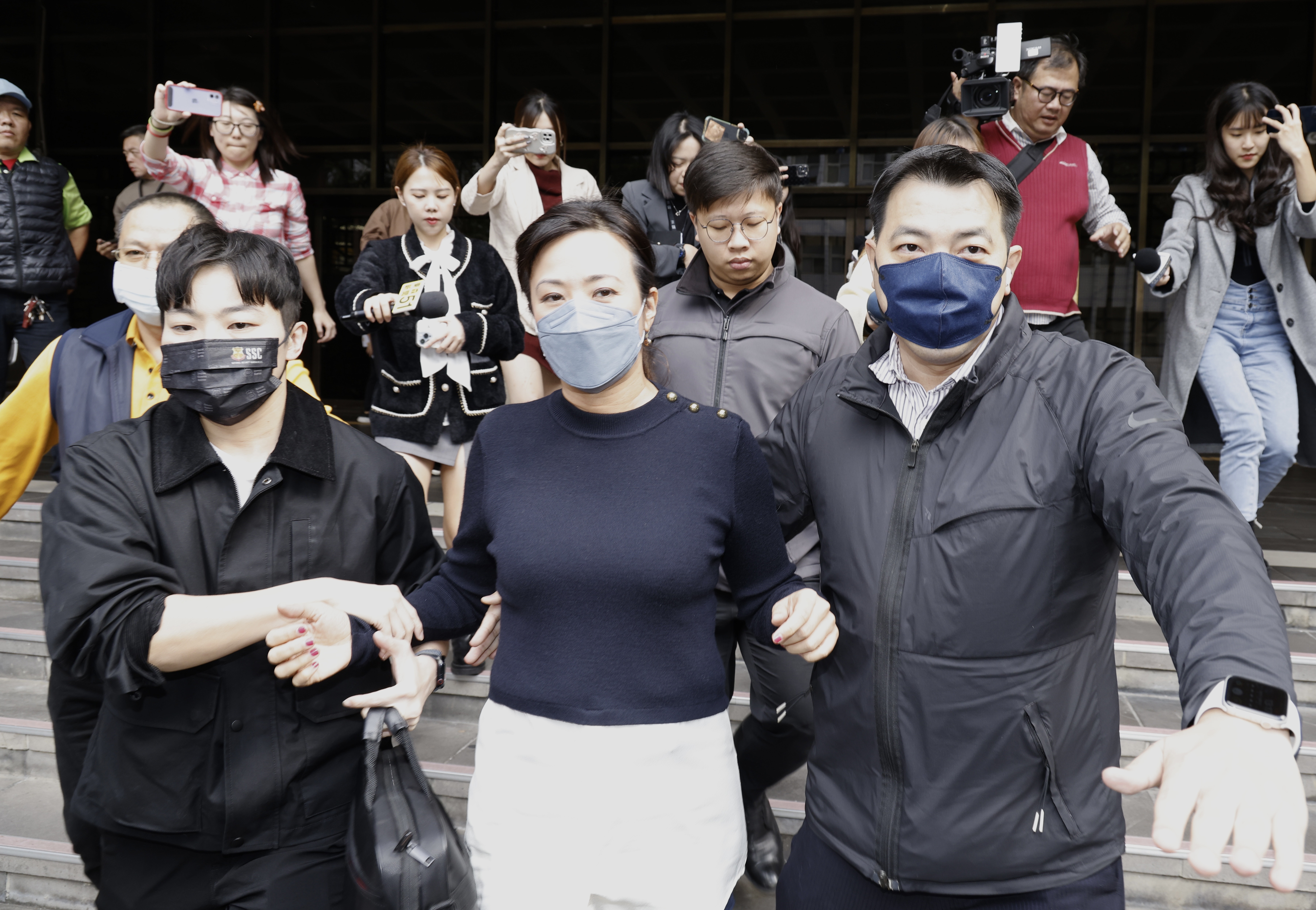 吳欣盈今日遭以證人身分約談，稍早移送北檢複訊。