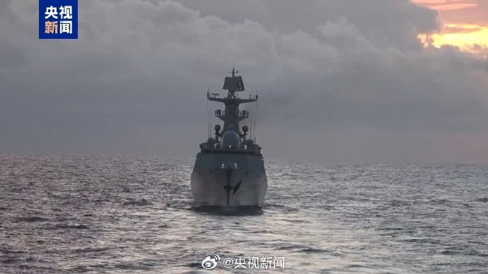 中共發布最新「合圍台灣」軍演片！（翻自微博）