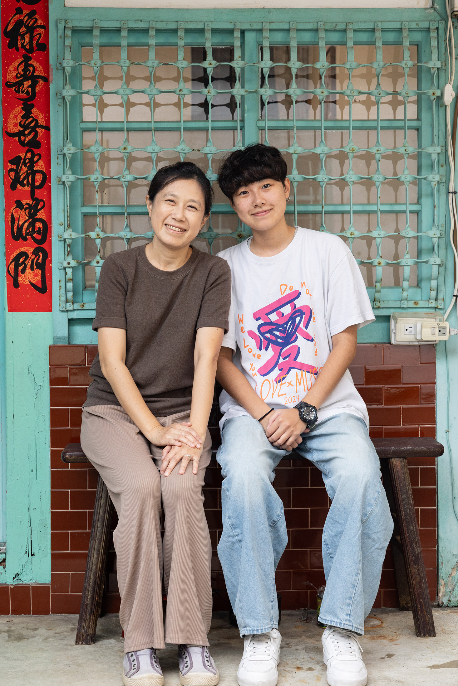 女主人江秀治（左）與女兒楊于葇（右），為嘉義擁有老城的深厚底蘊，同時充滿活力的城市氣息深深吸引。