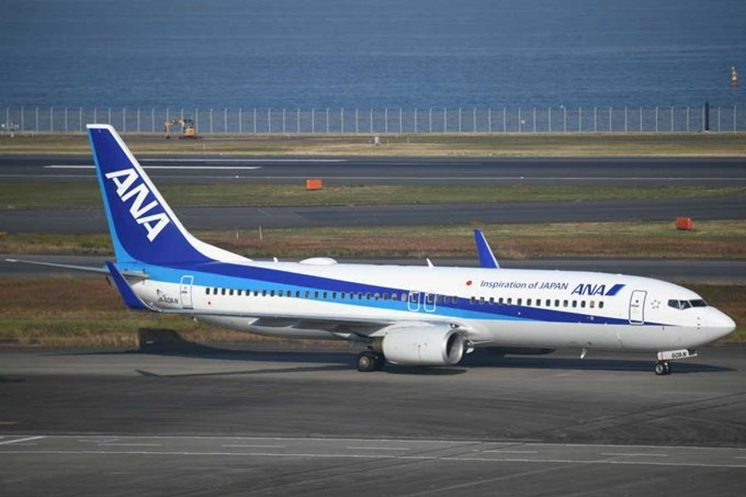 ANA日本國內線機艙氣壓突降，機型為波音737-800！日政府認定「重大事件」。（翻自《TRAICY》）