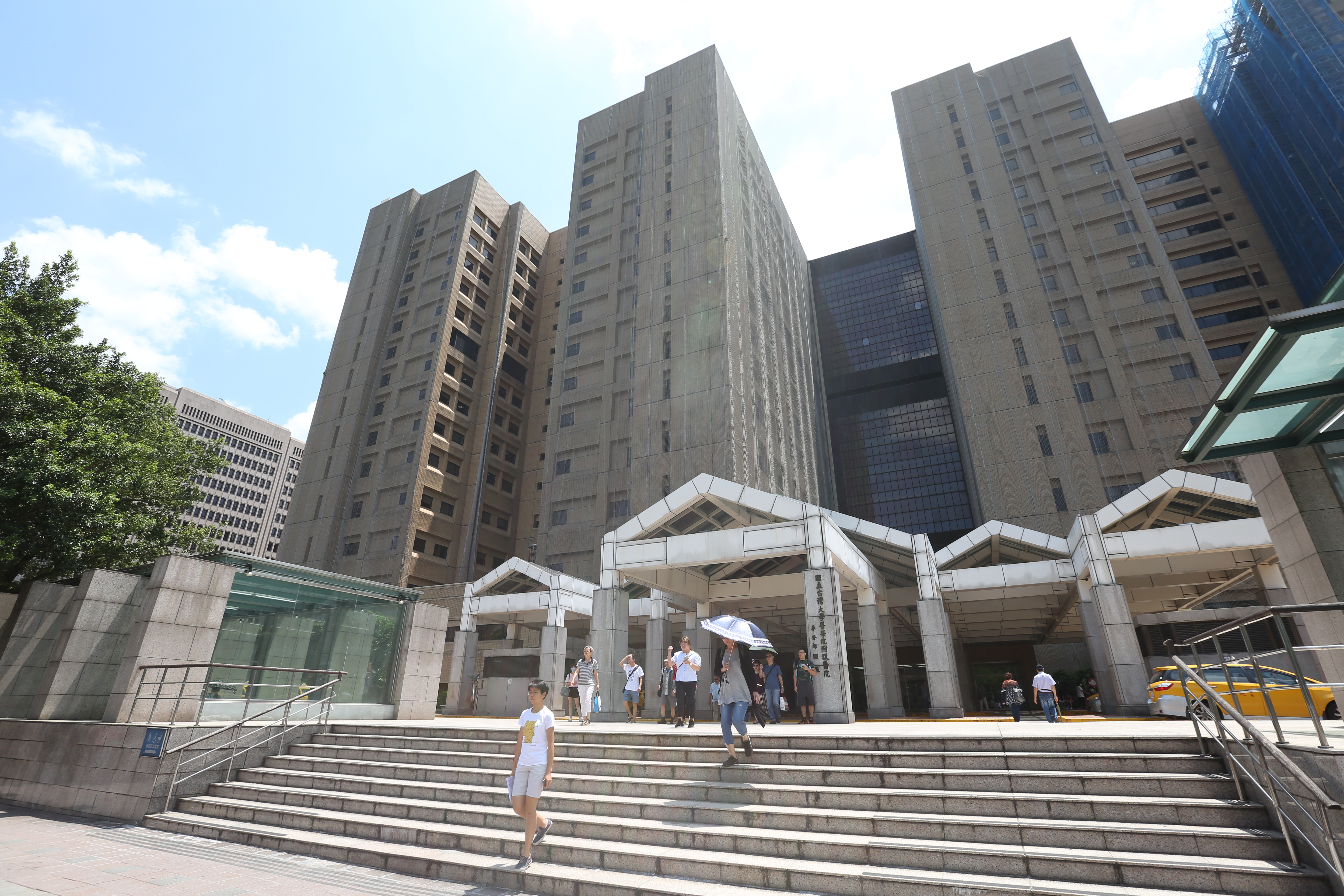 台大醫院院長吳明賢指出，若涉性騷與性侵等醫師，將不能再當婦產科醫師。（本刊資料照）