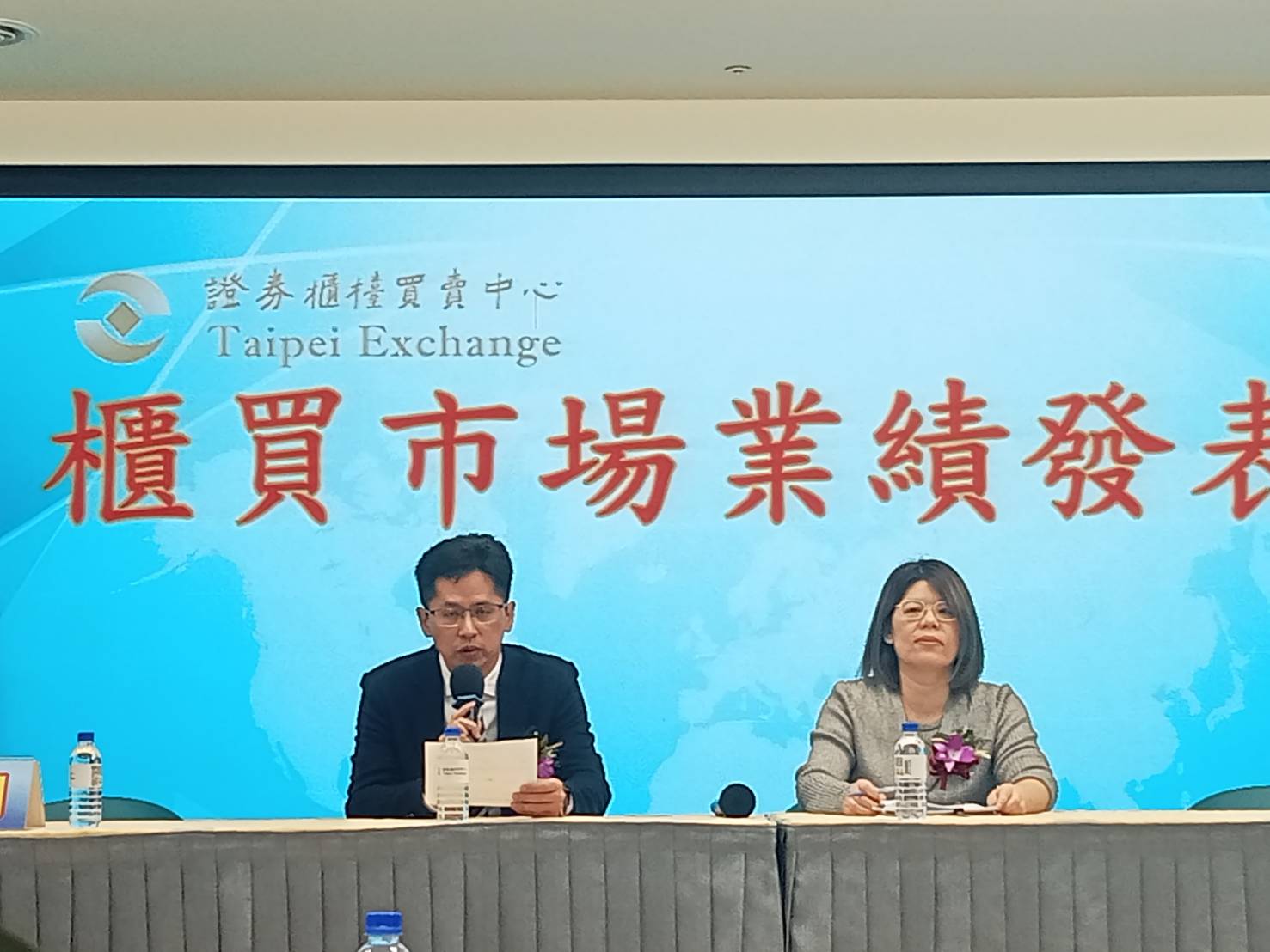 成立34年的漢科，及早瞄準半導體特殊氣體電路工程服務，成功搭上半導體廠商這波海外擴產列車。圖左為漢科副總林志煌。