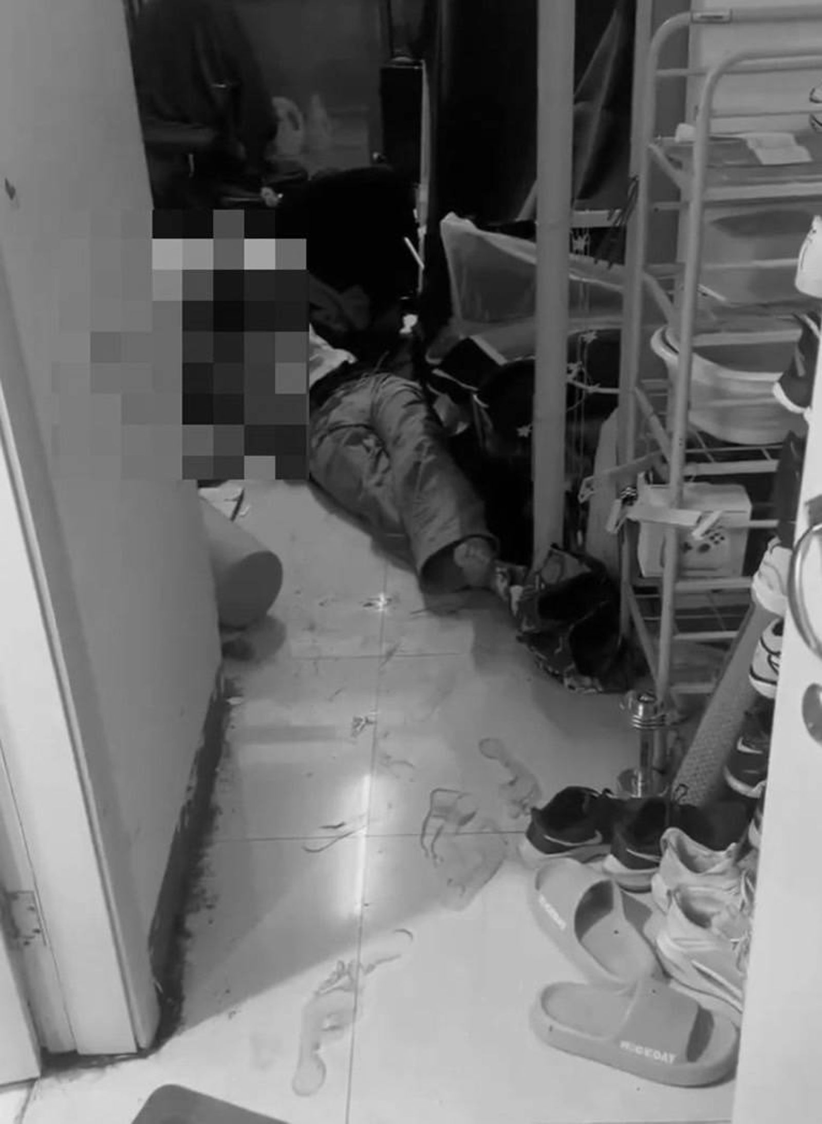 地上可見血腳印,非常嚇人。(翻攝自李老師不是你老師「X」)