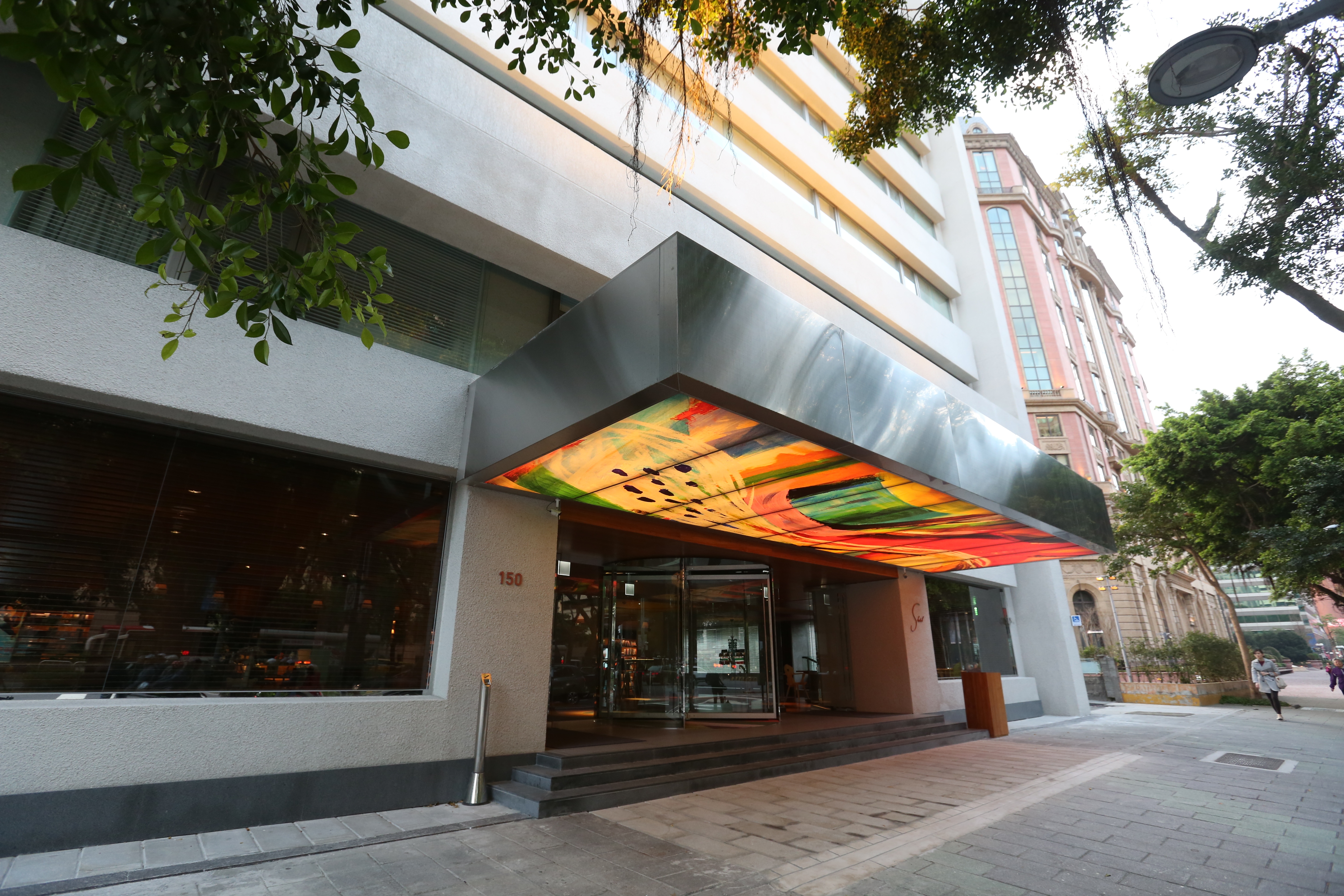 曾名「S Hotel」的「美憬閣MGallery」今驚爆停業。(本刊資料照)