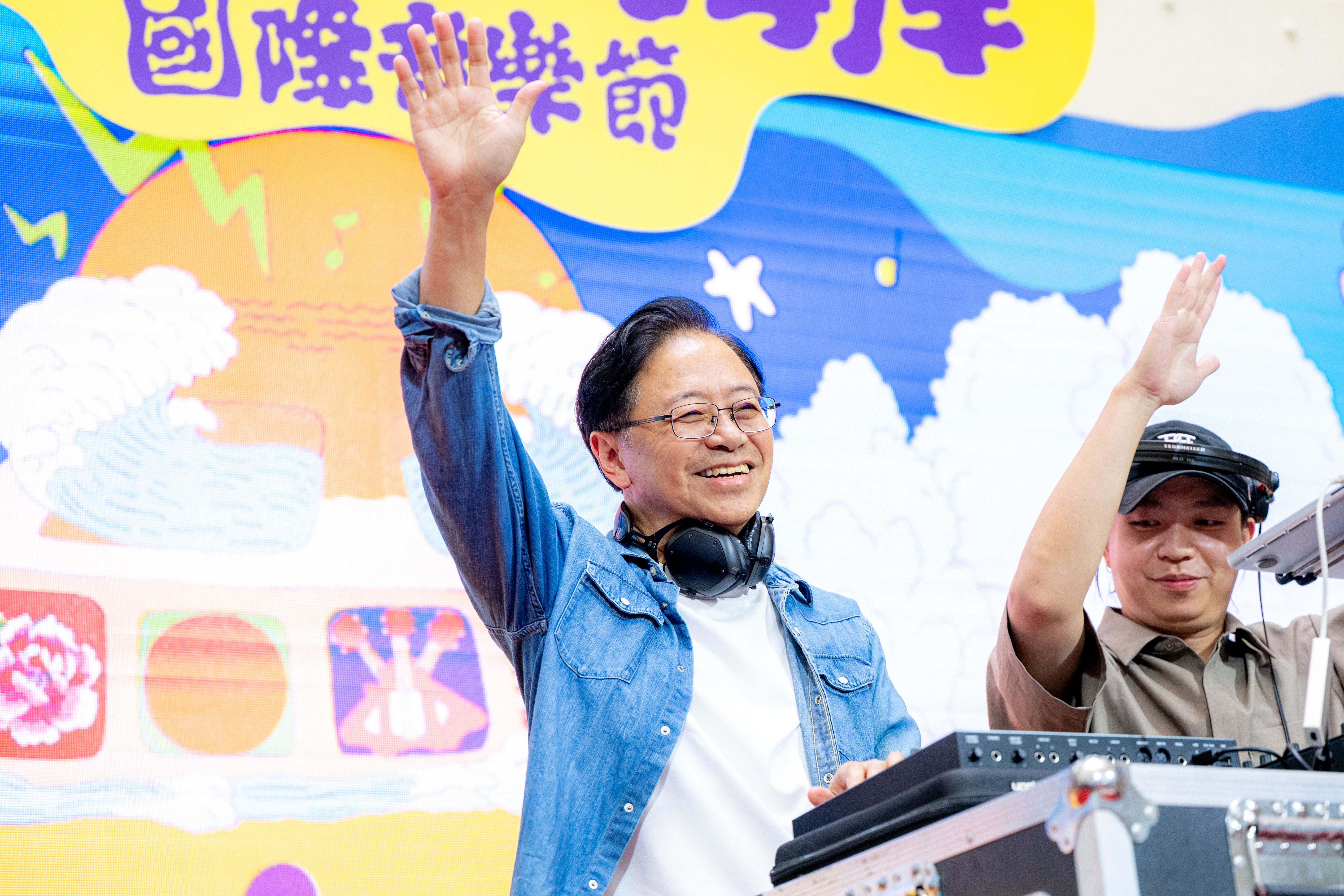 張善政上億身家大公開，今他現身市府宣傳活動時低調沒有正面說明。（桃園市政府提供）