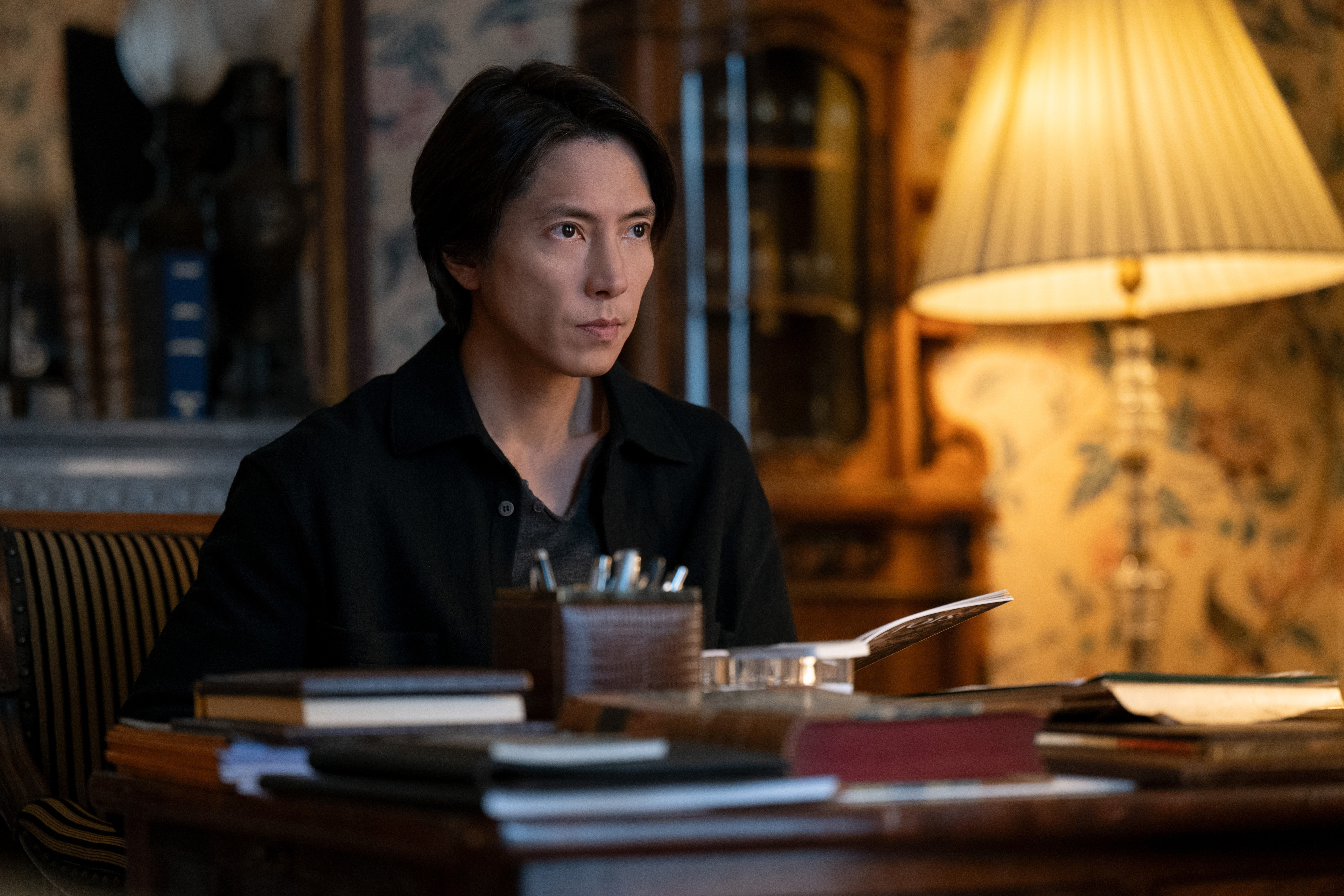 山下智久在《神之雫》飾演一青，第2季要尋找世界上最棒的葡萄酒。（Apple TV提供）