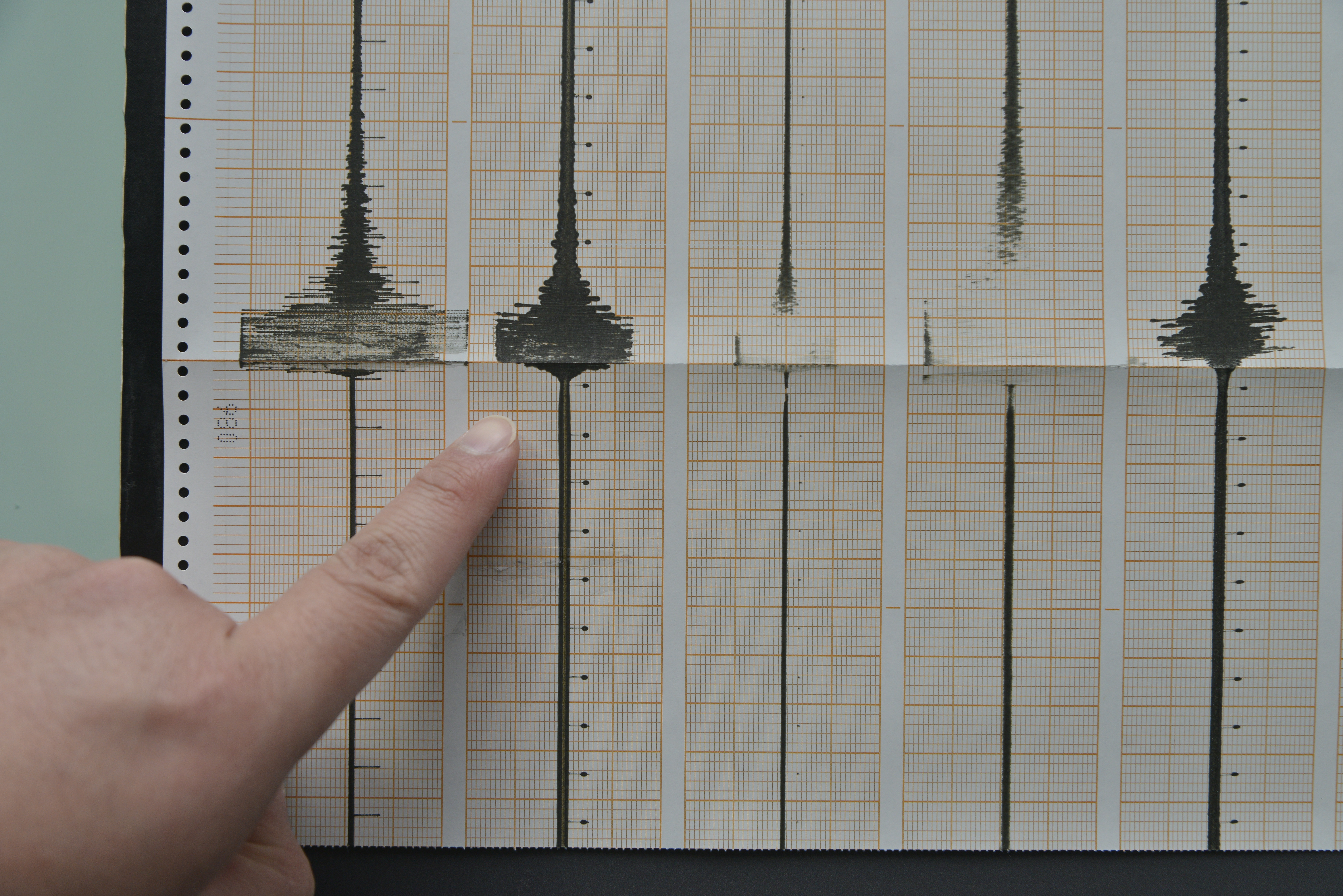 繼今（27日）下午2點19分發生芮氏規模4.8地震後，嘉義縣中埔鄉又接連在下午2點28分、2點56分發生規模規模4.5、4.9淺層地震，最大震度都是4級。（本刊資料照）