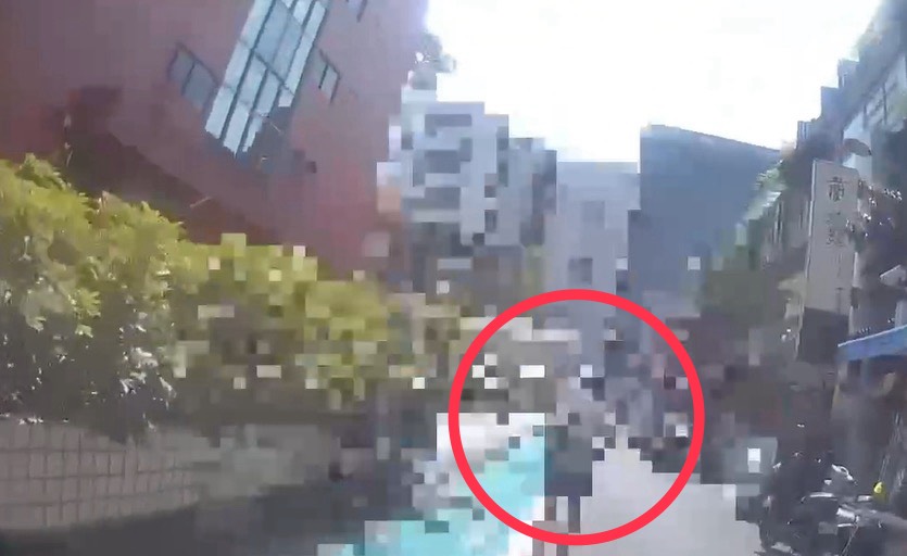 台北男城鎮韌性演習期間竟在街上逗留。（警方提供）