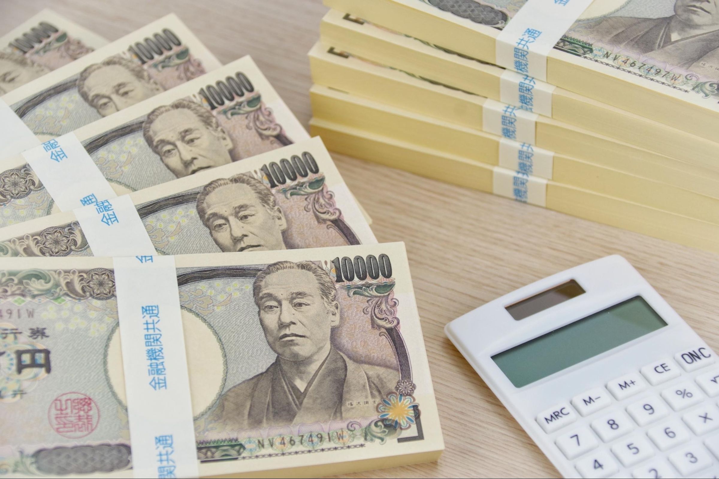 16名少年闖入空屋「試膽」,竟意外發現1億日圓現金,隨後分次竊走。示意圖(photoAC)