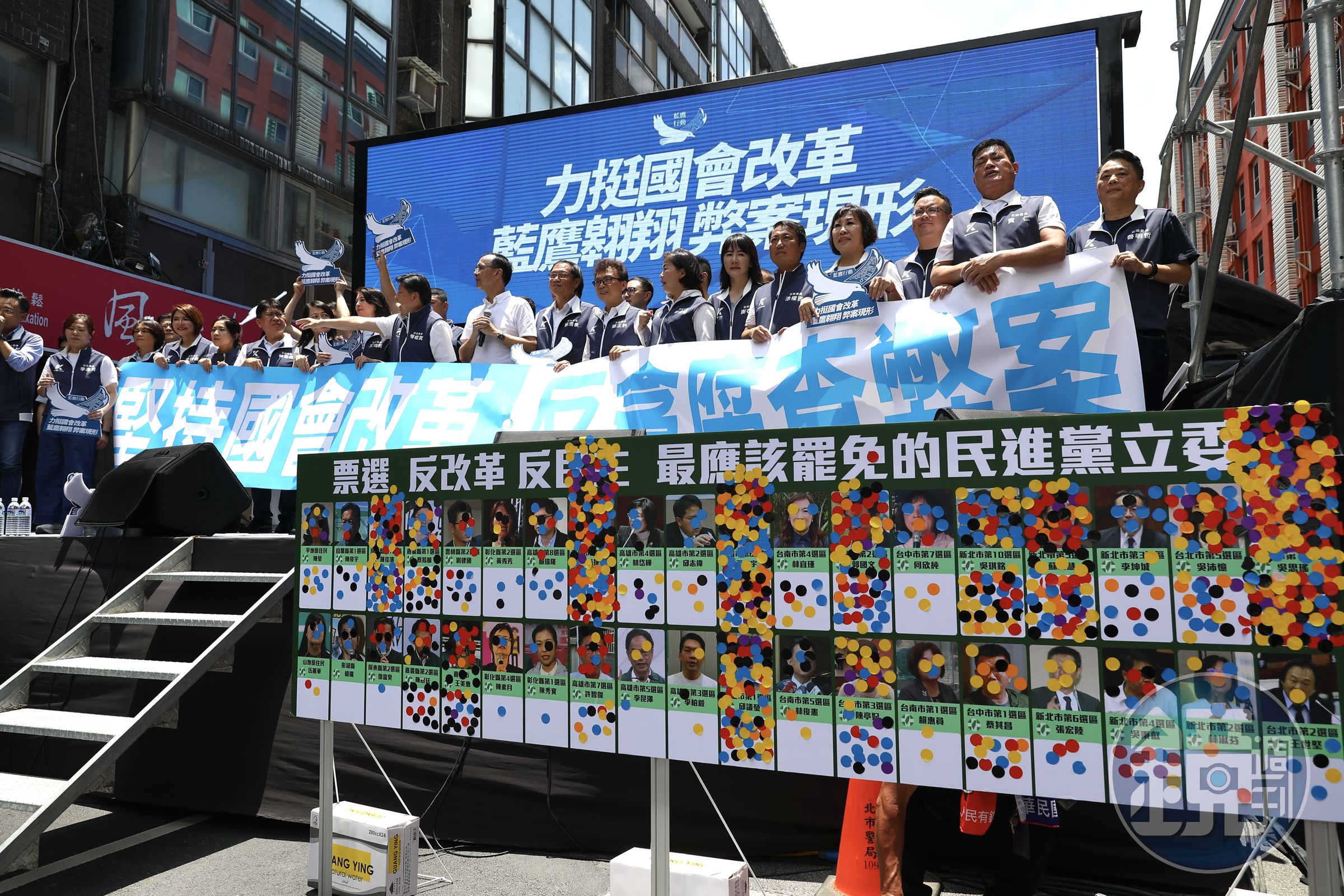 黃捷、吳思瑤、蘇巧慧、王定宇等人被藍營支持者點名「最該罷綠委」,票數多到滿出來。