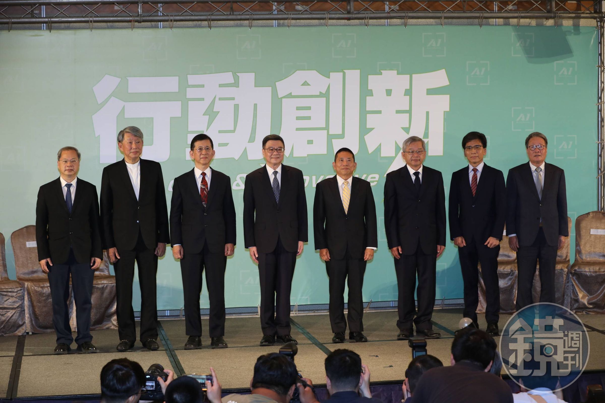 卓榮泰今(16日)宣布第三波內閣名單。