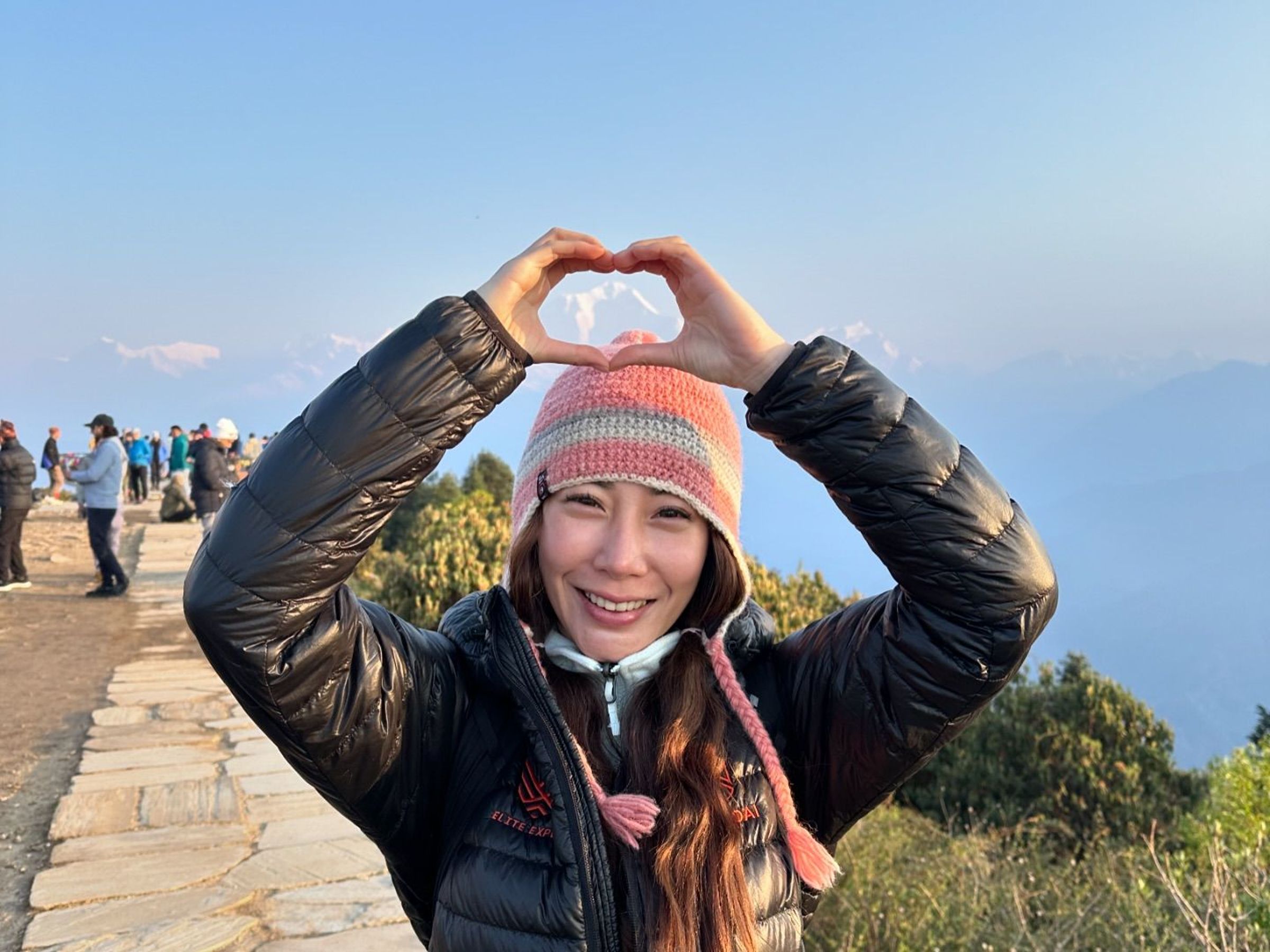 登山女神曾格爾(圖)2022年間與已婚富商約泡湯,確定須賠償元配30萬元。(翻攝曾格爾臉書)