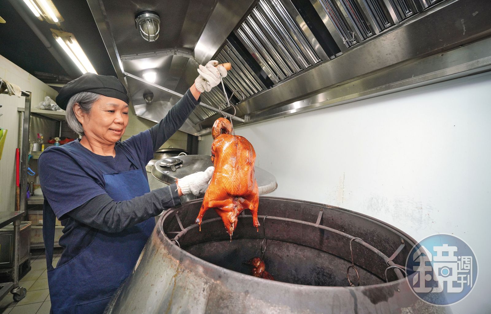 改名戰逆局1/警察父被誣陷入獄發瘋 她為離家嫁給廚師創東門鴨莊