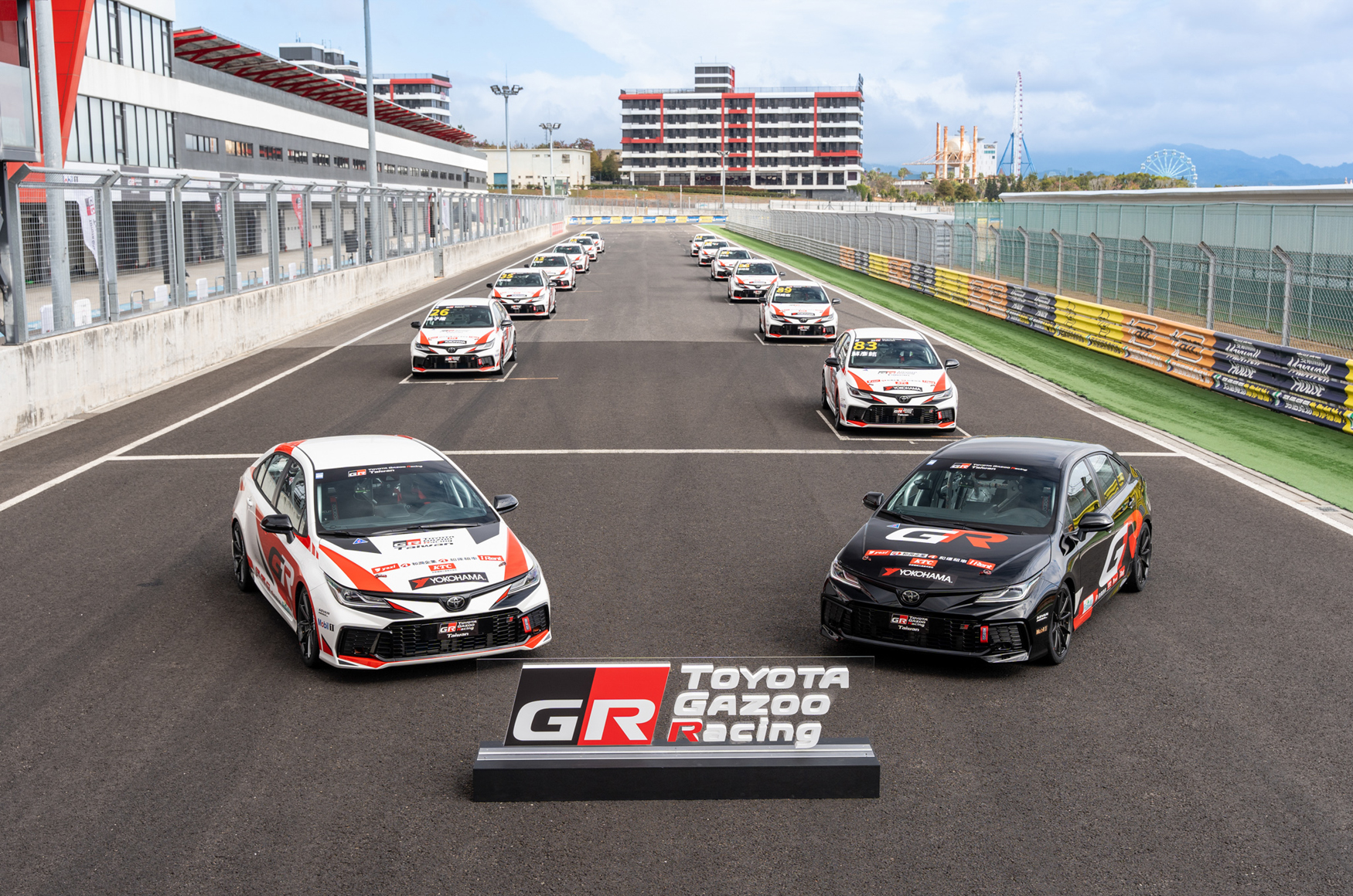 【鏡車焦點】TOYOTA GR品牌嘉年華現場直擊！為何這活動讓數千人擠爆賽車場？