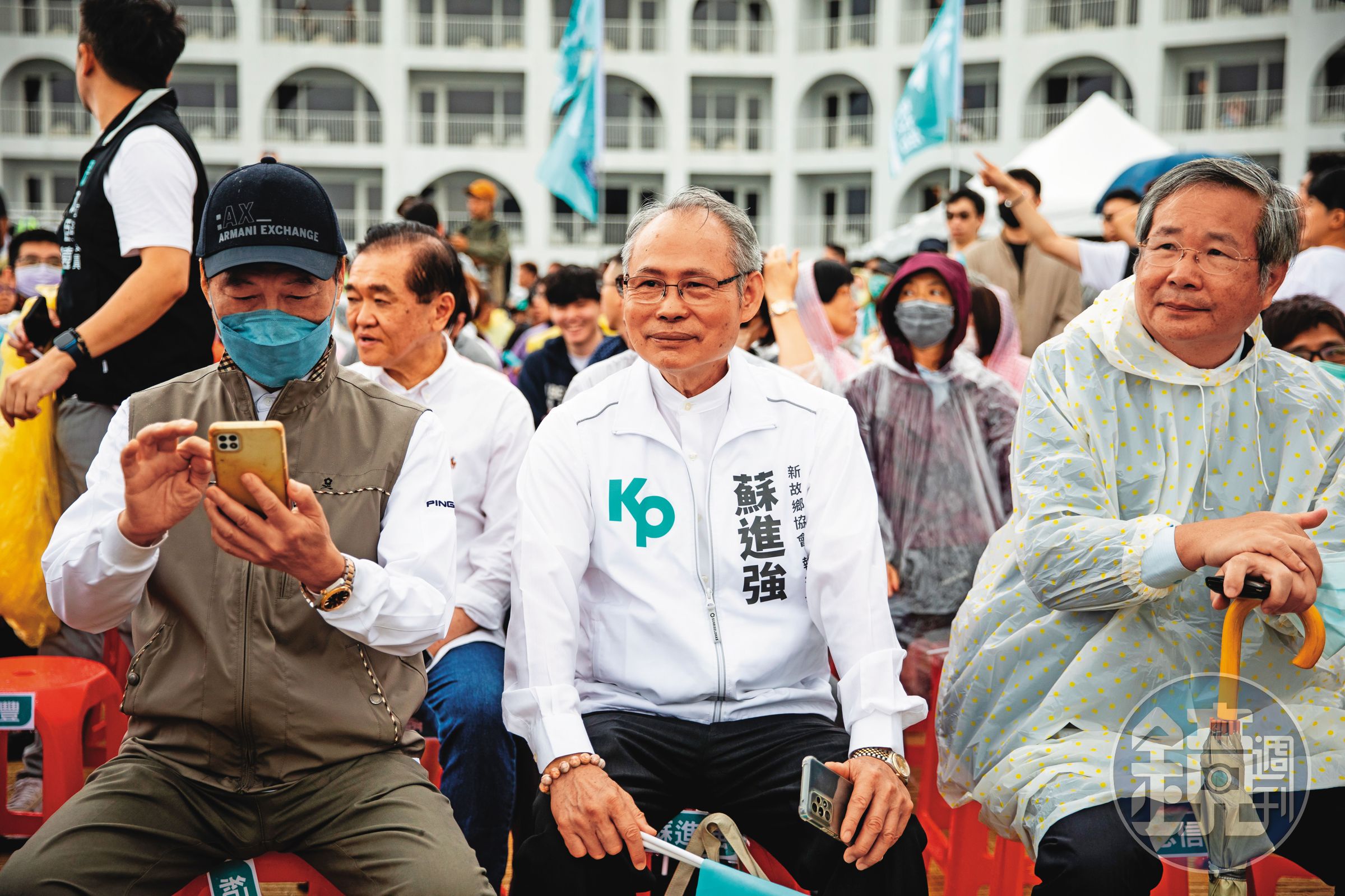 前台聯主席蘇進強(圖)獲柯文哲以月薪12萬元請來協助募款。