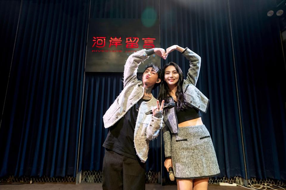 謝和弦（左）妻子陳緗妮（右）透露，在娘家懷2寶睡覺時，竟遭天花板砸到，房東不付修繕責任。（翻攝臉書）