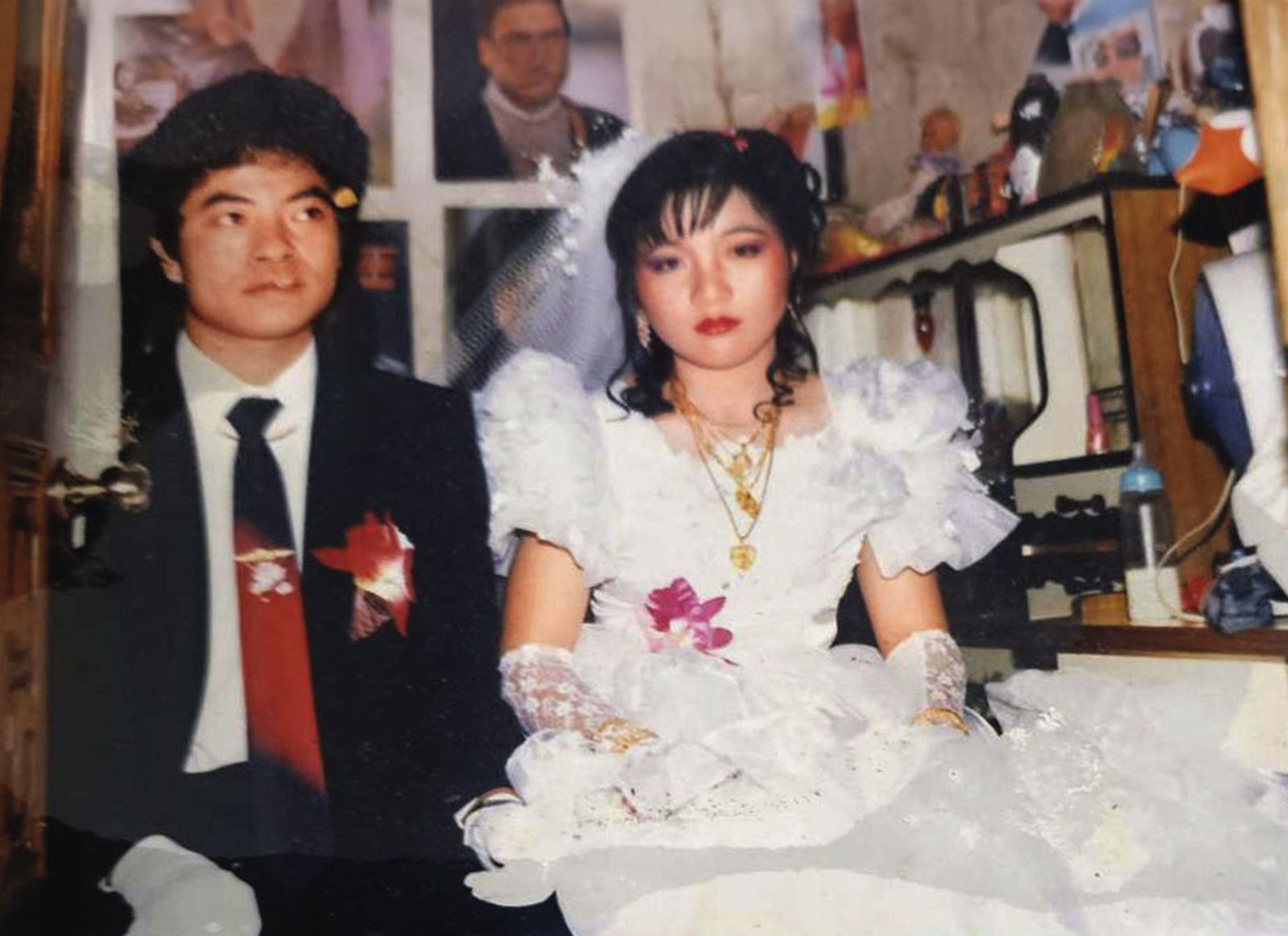 江明苓（右）18歲就與大她6歲的羅吉鎮（左）相親結婚。（江明苓提供）
