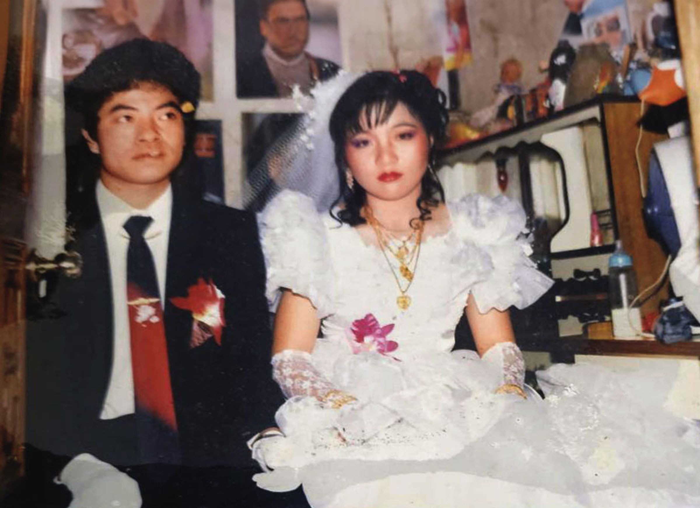 江明苓(右)18歲就與大她6歲的羅吉鎮(左)相親結婚。(江明苓提供)