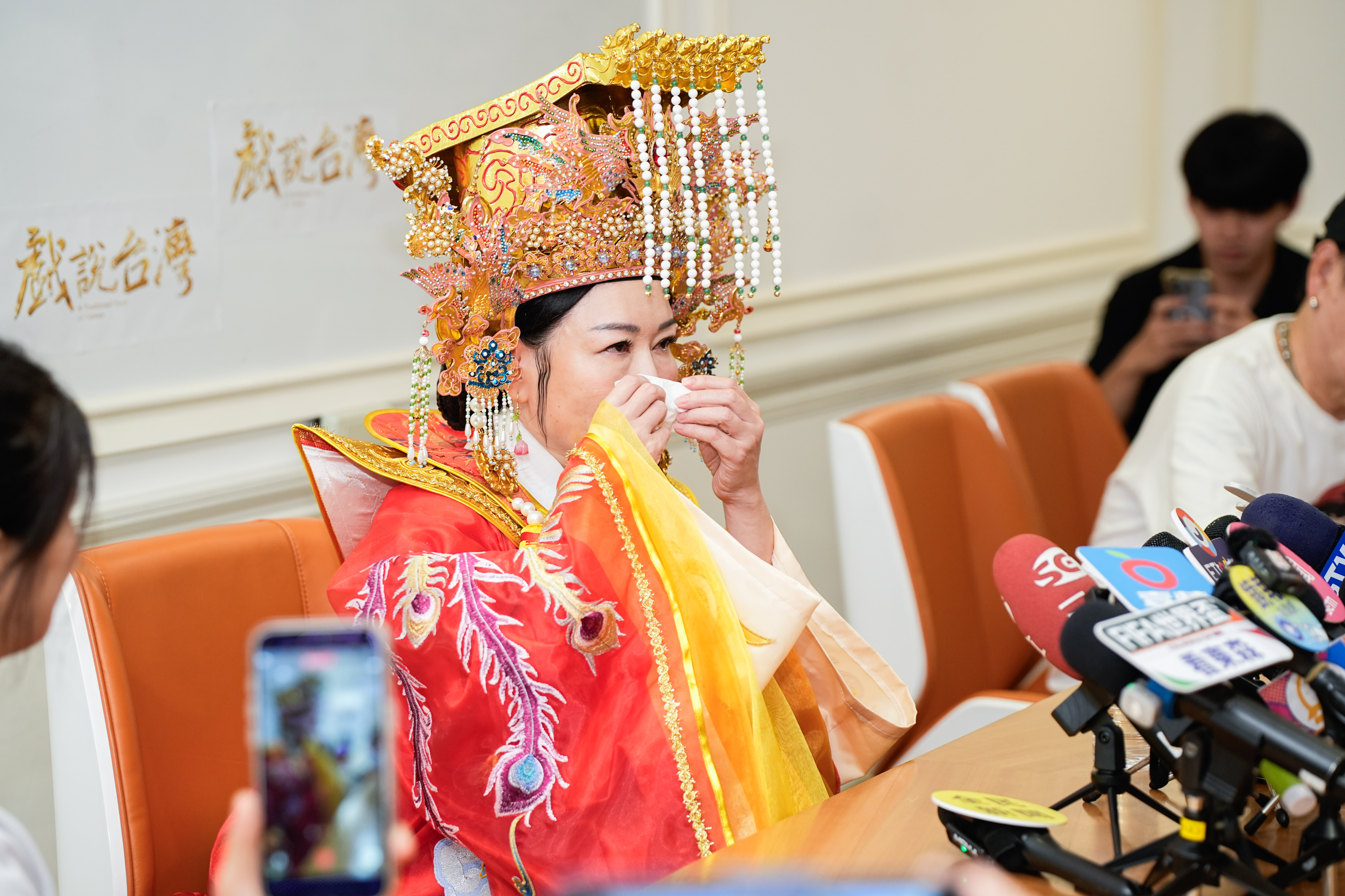 張秀卿將演出媽祖娘娘感動又兼具壓力，記者會上數度落淚。