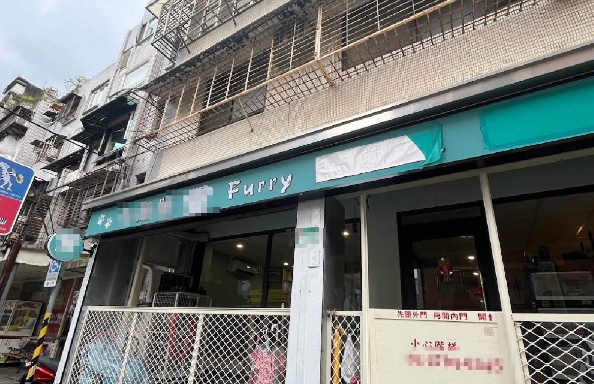 北市內湖一名寵物店老闆輕生事件，家屬與2樓住戶各說各話，成為羅生門。（翻攝自Google地圖）