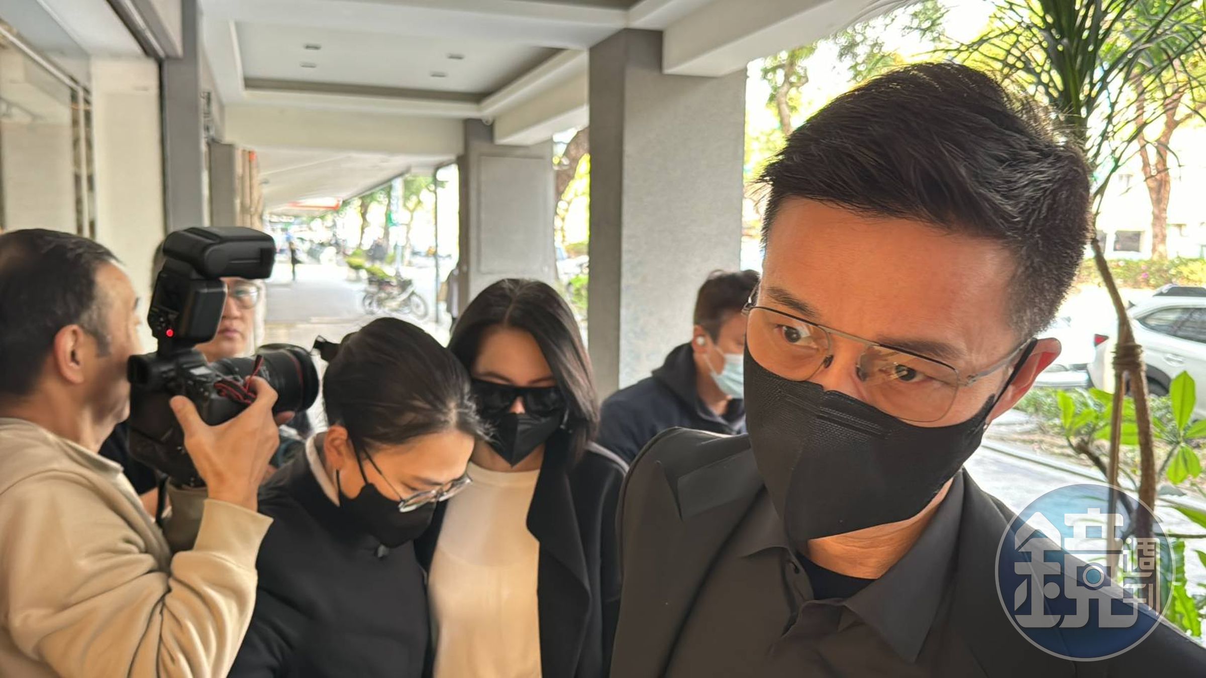 小S與許雅鈞現身靈堂哀悼公公許慶祥。(讀者提供)