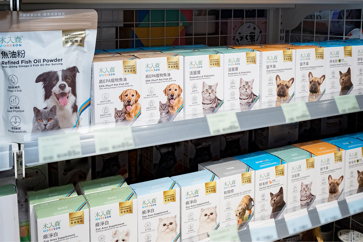 「犬貓營養分類　精準保健補充」商品特點，備受大型連鎖通路品牌認可。圖／李清宇攝影