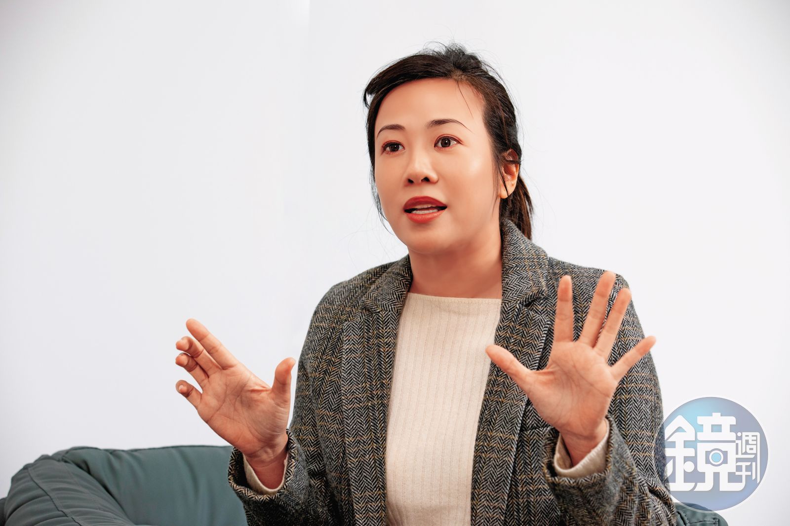 吳欣盈專訪1】站貓vs.戰貓吳欣盈：做牛做馬政壇趴板衝浪- 鏡週刊Mirror Media