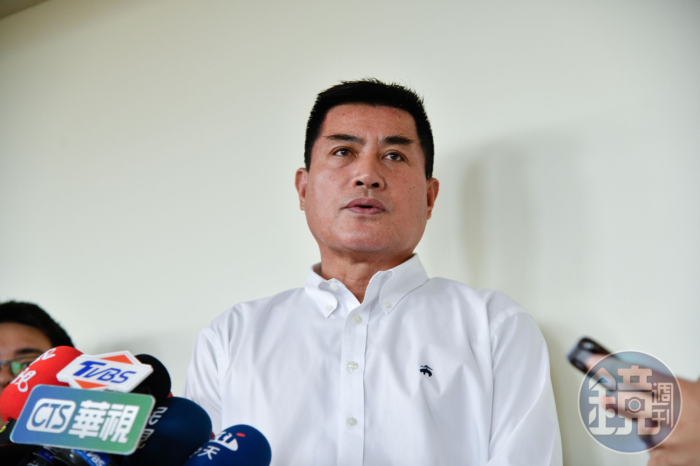 黃仁因開完國防祕密會議後赴中惹議，不過他替自己喊冤認為被針對。