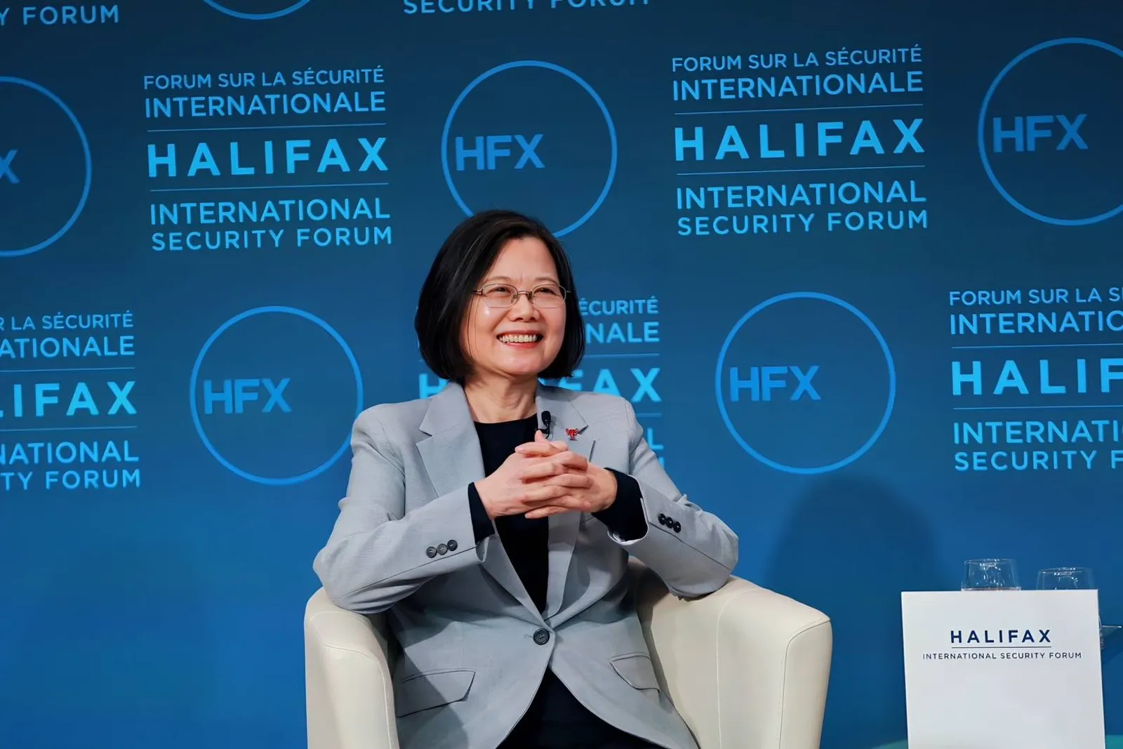 蔡英文中秋向「鏟子超人」致謝。（蔡英文辦公室提供）