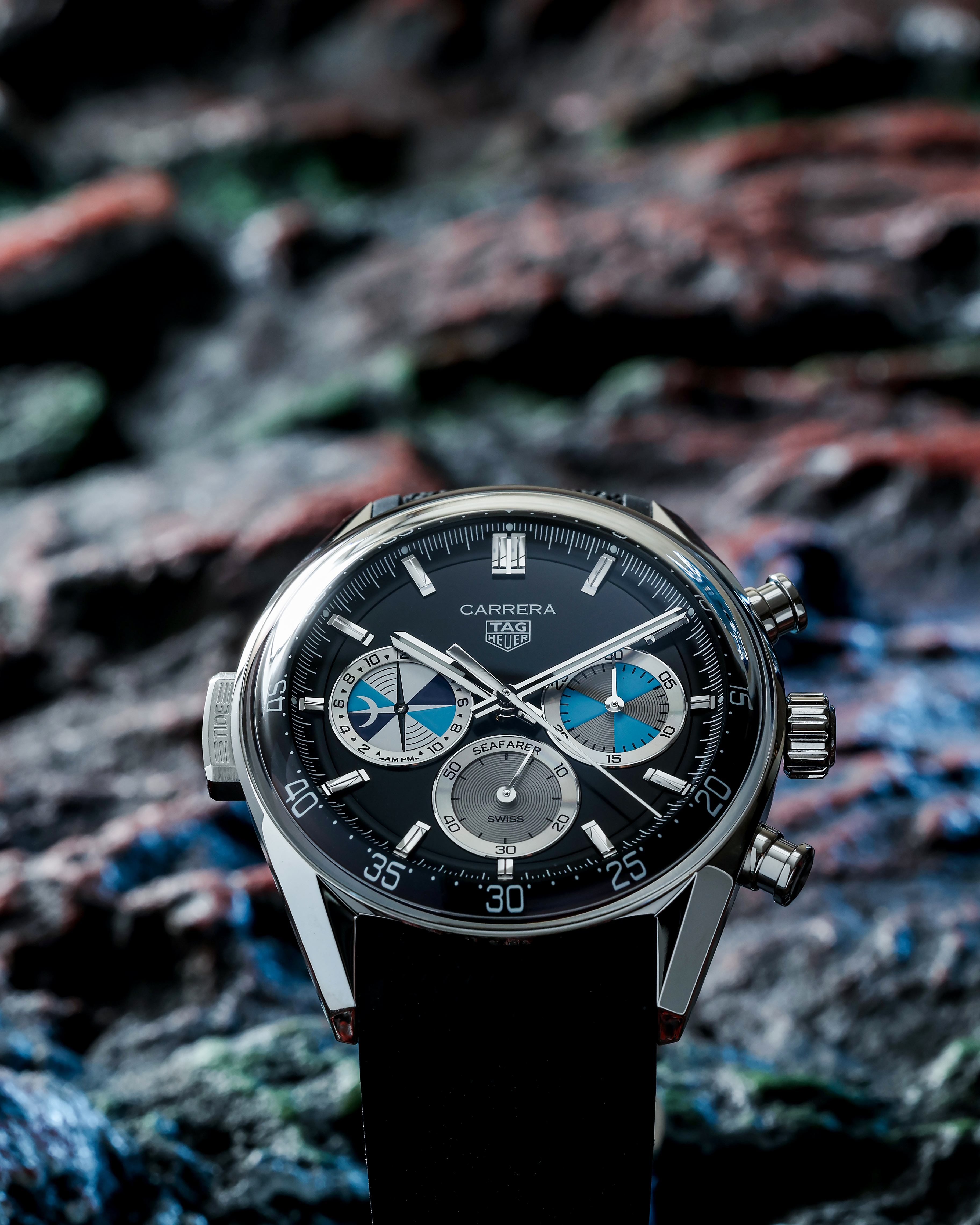 Carrera Chronograph Seafarer是以去年問世的Carrera 計時碼錶 "Glassbox"作為殼型基礎，加入新的功能選項。