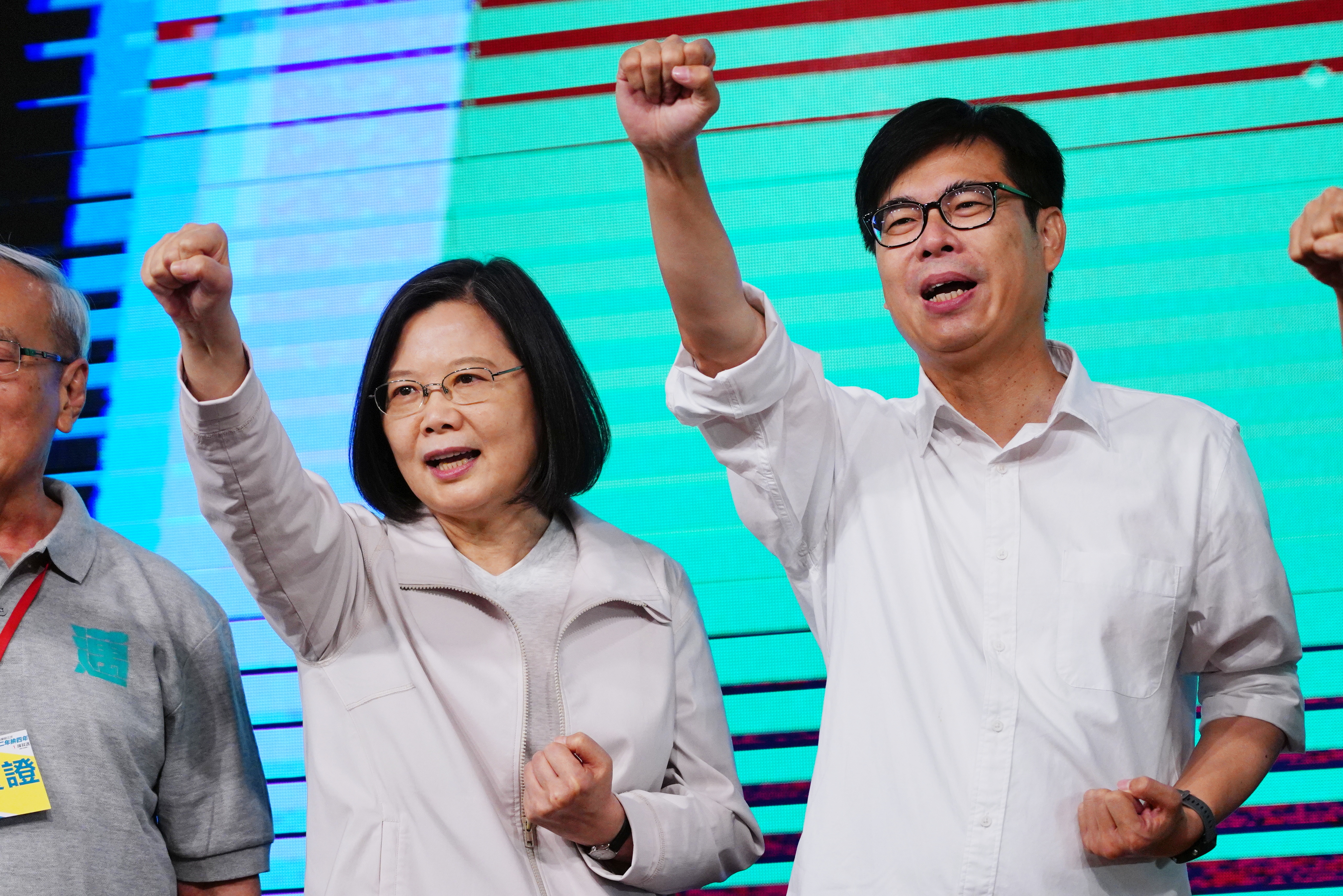 蔡英文近日在IG透露，「我以為卸任後，不會再接到陳其邁市長的電話，沒想到他竟然為了吉伊卡哇燈籠，打電話給我。」（本刊資料照）