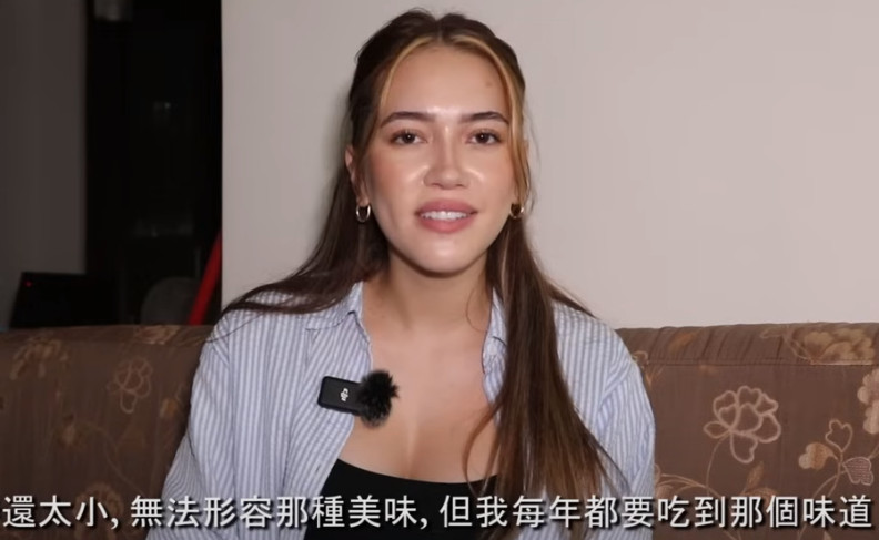 美國正妹Clarie懷念小時候吃的蔥油餅，希望可以再度找到當初擺攤的老爺爺。（翻攝YT頻道Stopkiddinstudio）