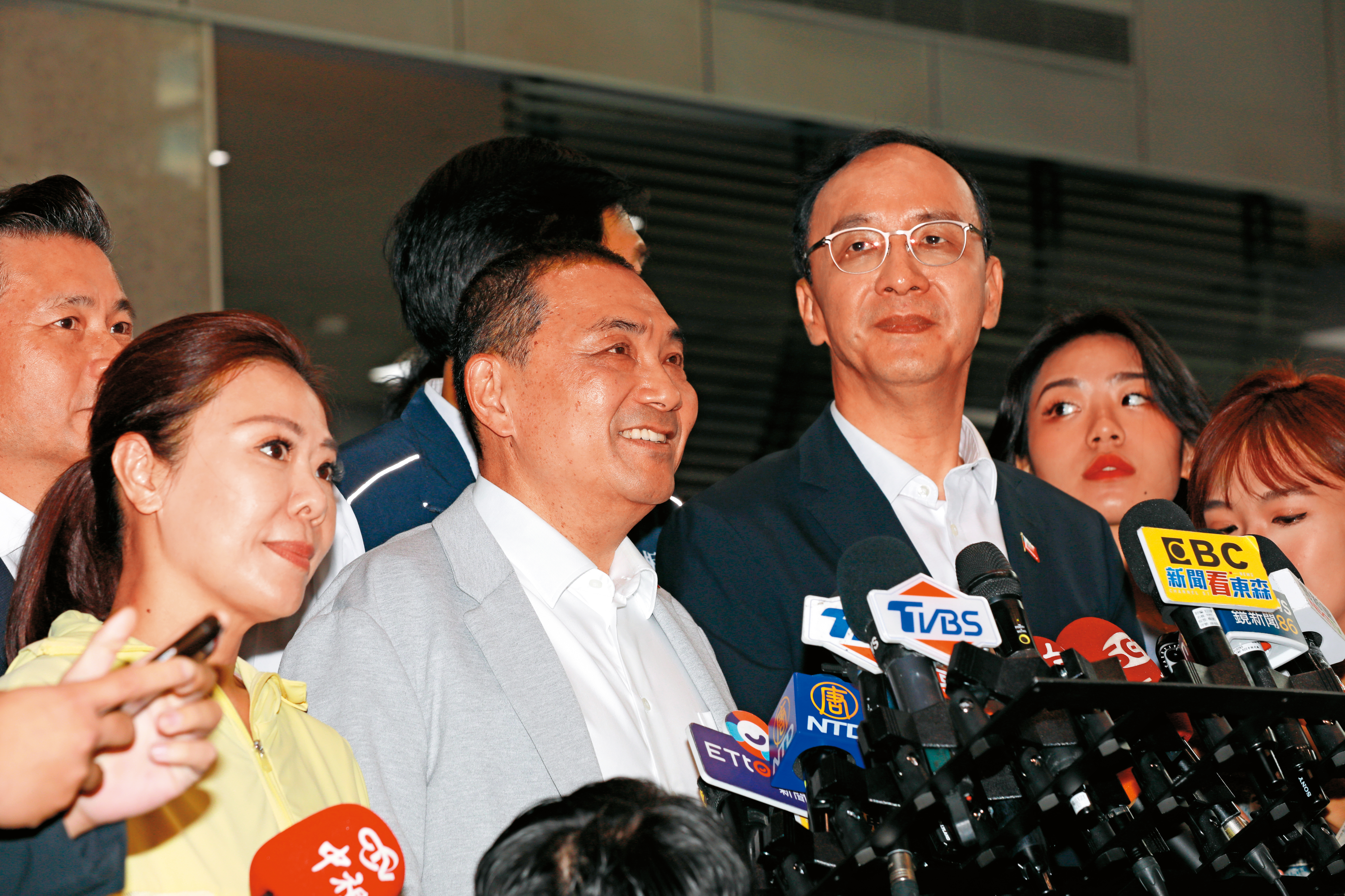 朱柯會30日結束後,朱立倫與侯友宜同台,侯說:「我們都有共同的目標跟方向。」