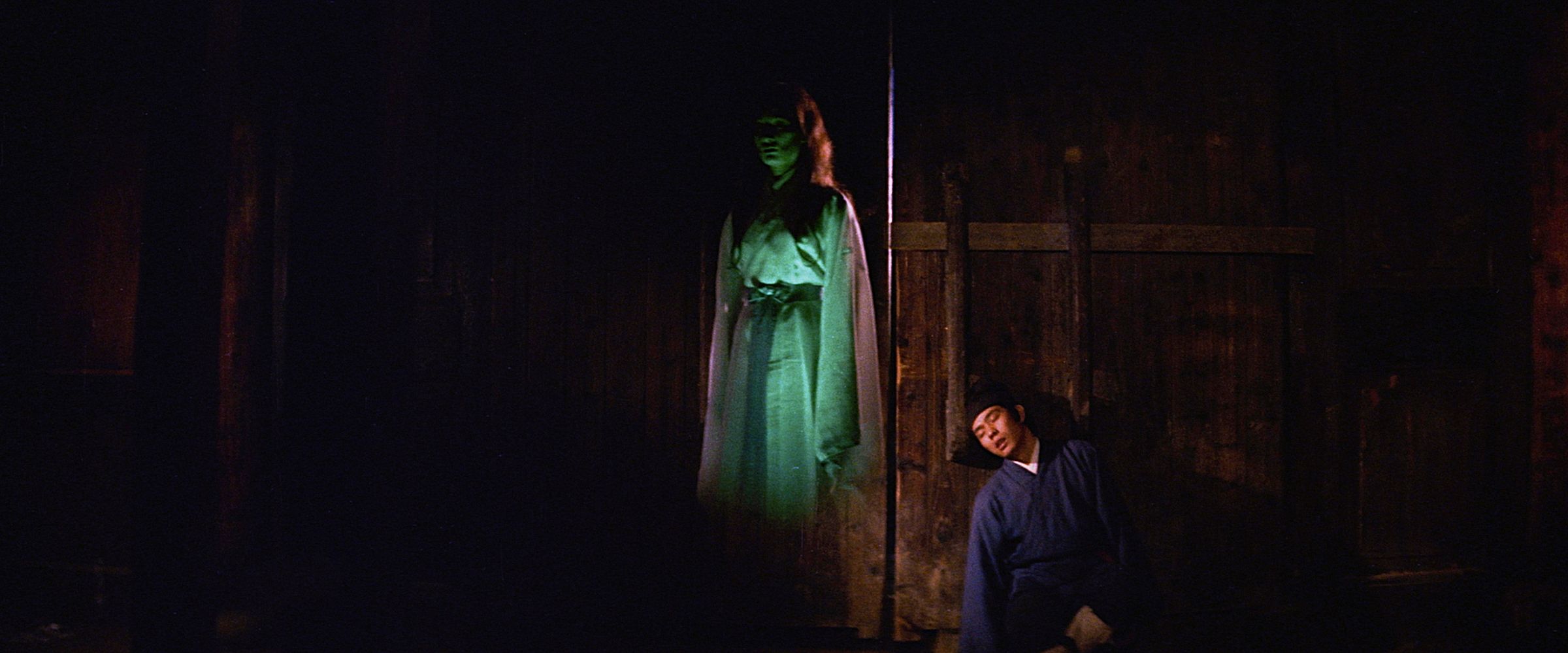 《秋燈夜雨》(1974)改編清代小說《聊齋志異》並開創全新的恐怖片拍攝風格,轟動台港!(國家影視聽中心提供)