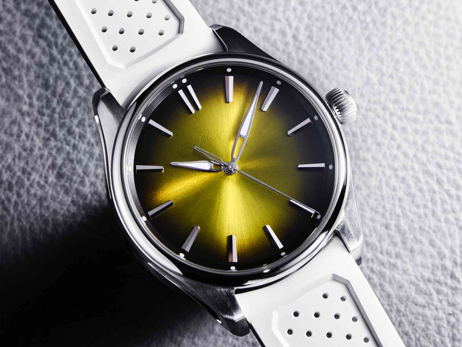 新錶 2025 ／請給我一盤太陽蛋！亨利慕時發表 Pioneer Centre Seconds「太陽蛋」腕錶