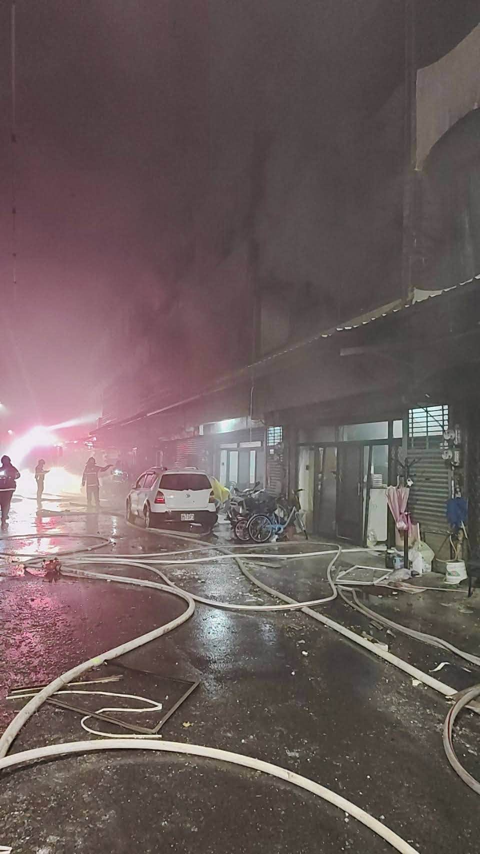 台南安南區大爆炸，波及民宅。（翻攝童小芸臉書）