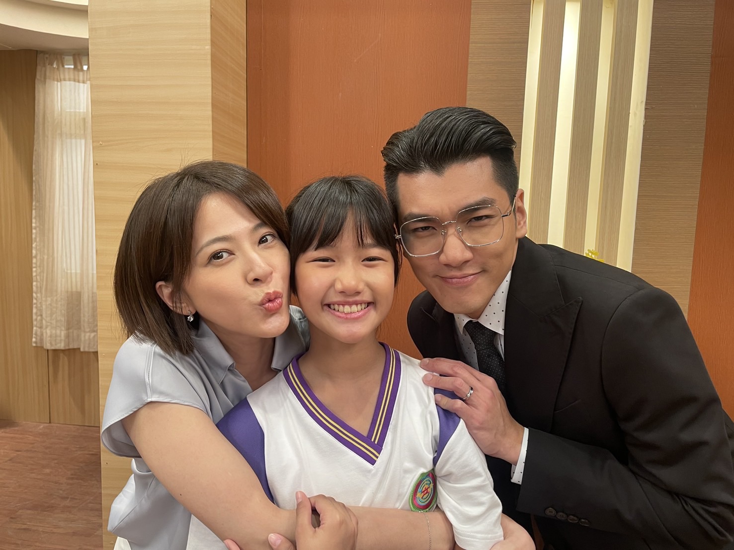蘇晏霈劇中飾演「樂樂」，與吳政澔、蕭晴曦組成幸福一家三口。（民視提供）