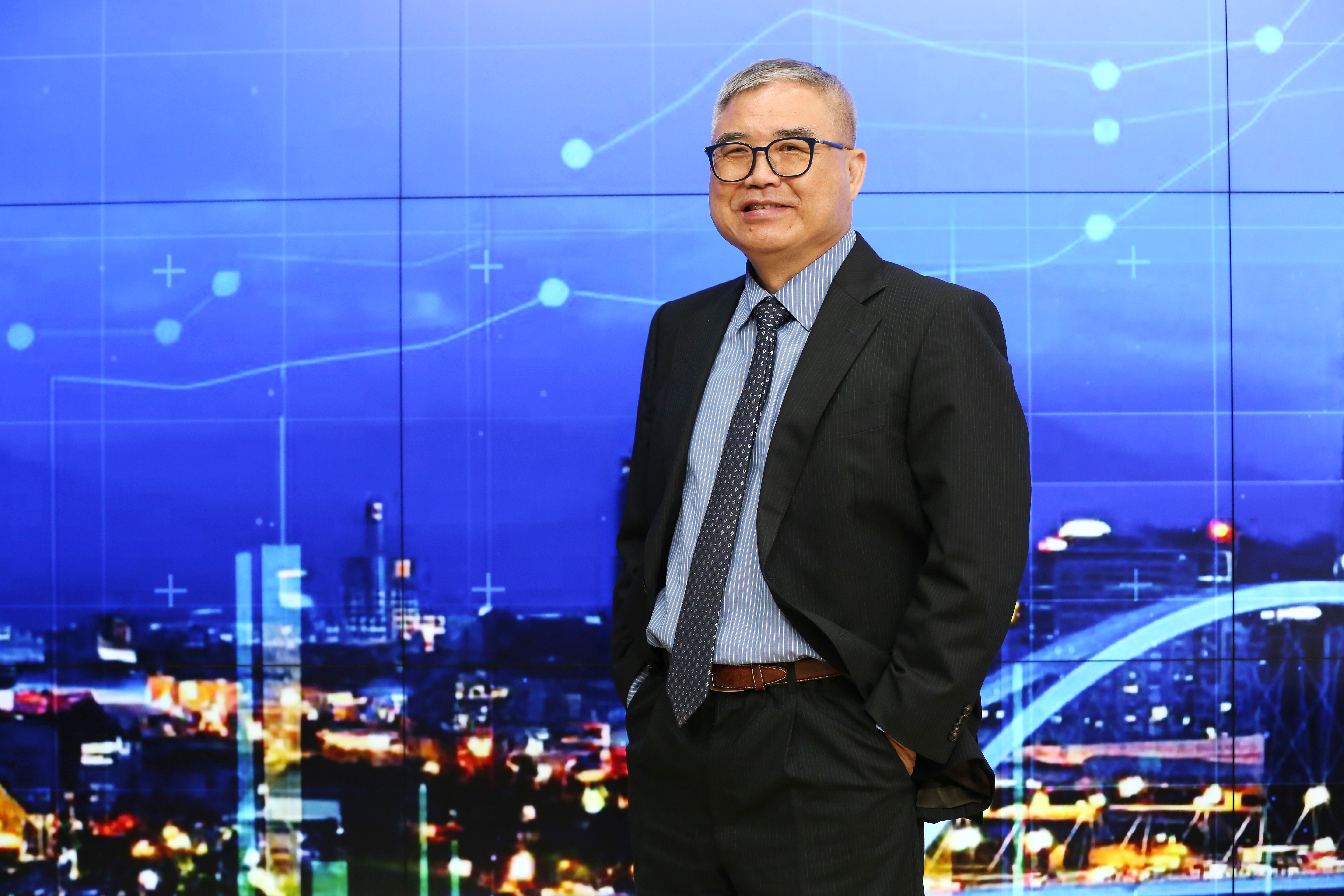 精算達人怪老子認為，跌破900元的台積電具一定吸引力。