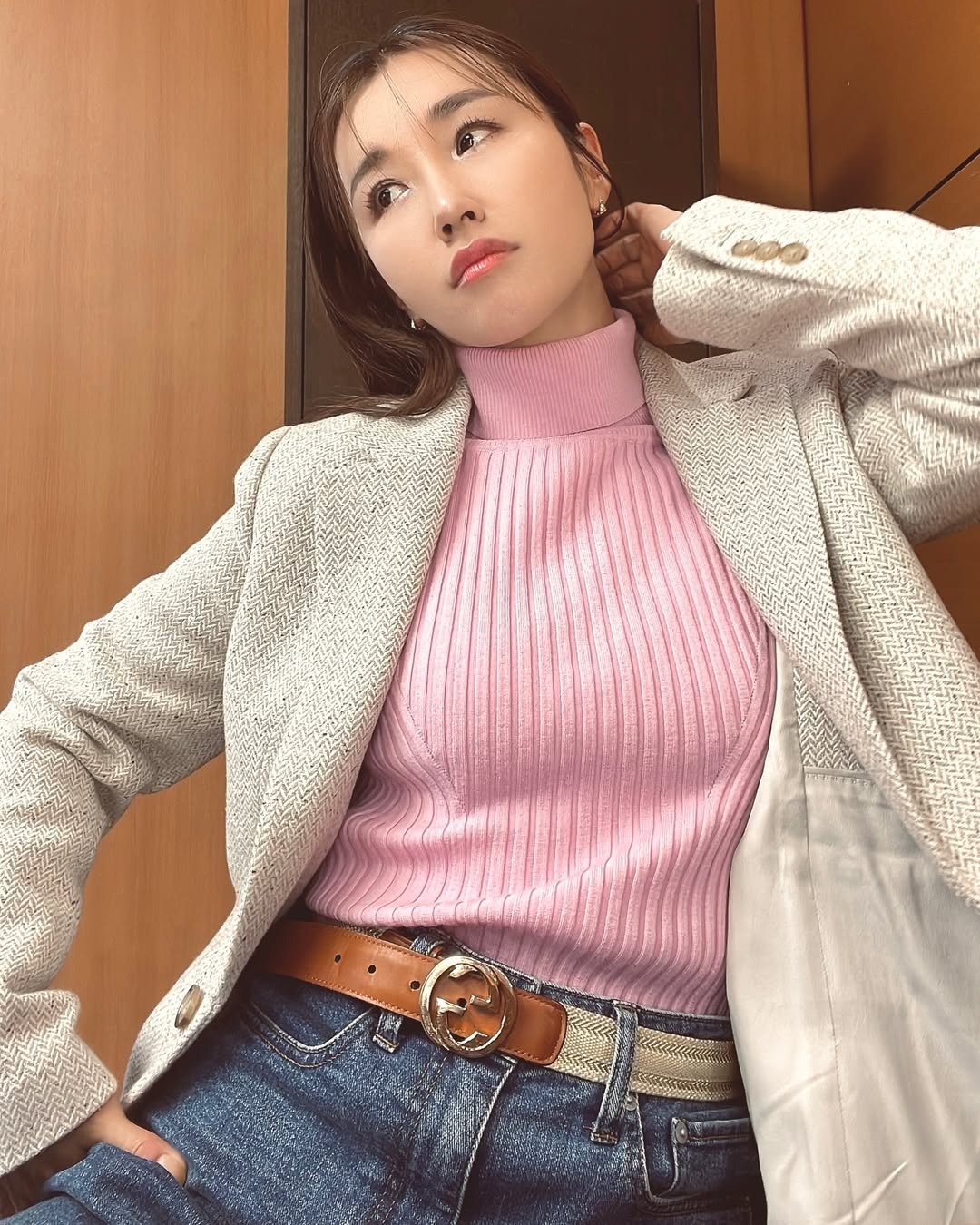 事後鈴木紗理奈還自嘲說這是「用胸部拯救世界」。(翻攝自鈴木紗理奈IG)