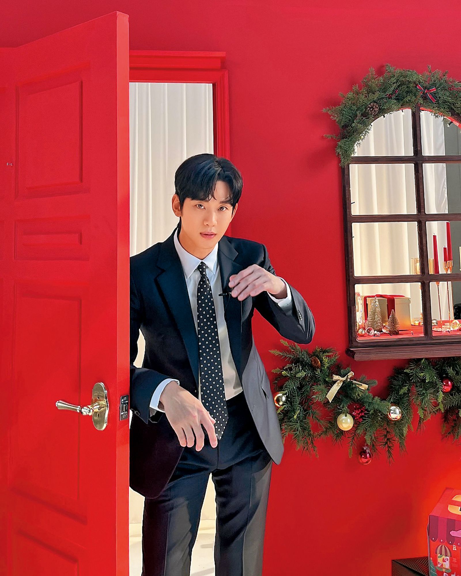 金秀賢與金賽綸私生活爭議延燒,多家品牌解約並提告求償上千萬。(翻攝自金秀賢IG)