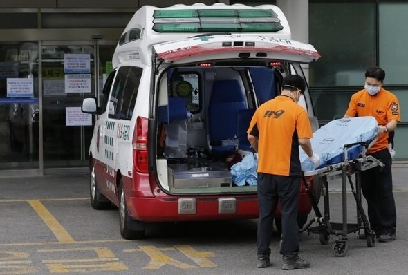 1名僅僅10歲的女童，因遭到當地12家醫院急診室拒絕收治，延誤了緊急治療，險些喪命。示意圖（翻攝自韓民族日報）