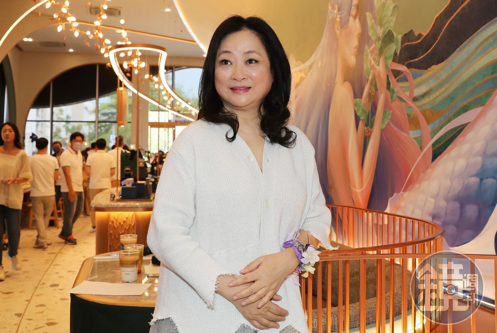 星巴克收費新制!董座高秀玲身家479億 「台灣第2大女富豪」經營手腕曝