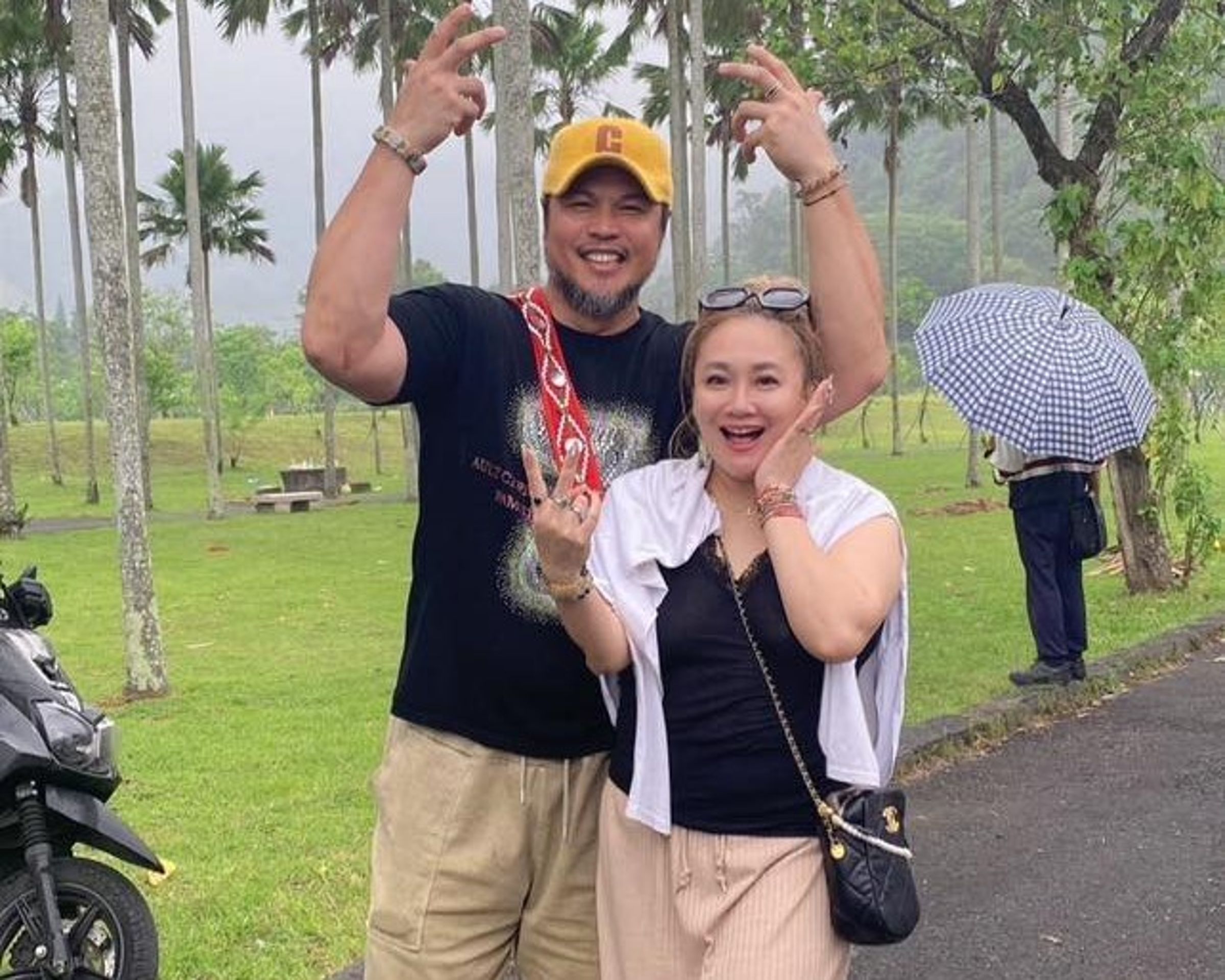 林秀琴與老公陳致遠近日回花蓮探親。(翻攝自林秀琴與陳致遠臉書)