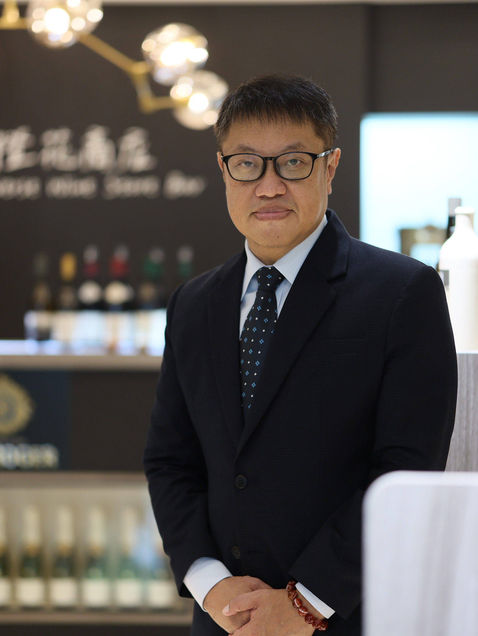 「橙花商店」攜手資深講師莊才勳，策劃「單杯酩酒計畫」，將書本裡抽象的品酒知識，轉化為親身感受的實際體驗。（橙花商店提供）