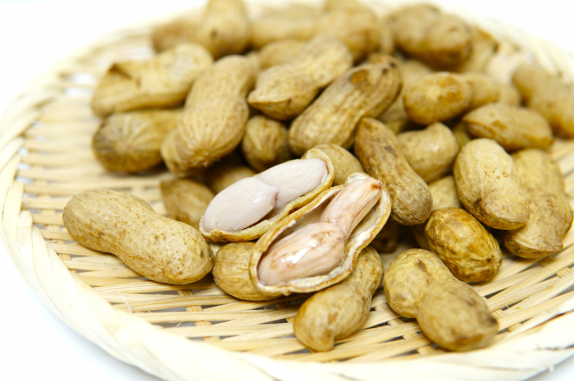 胃腸肝膽科醫師李柏賢在臉書粉專指出，第一類致癌物「黃麴毒素」，無法靠高溫烹調去除。（翻攝自pexels）