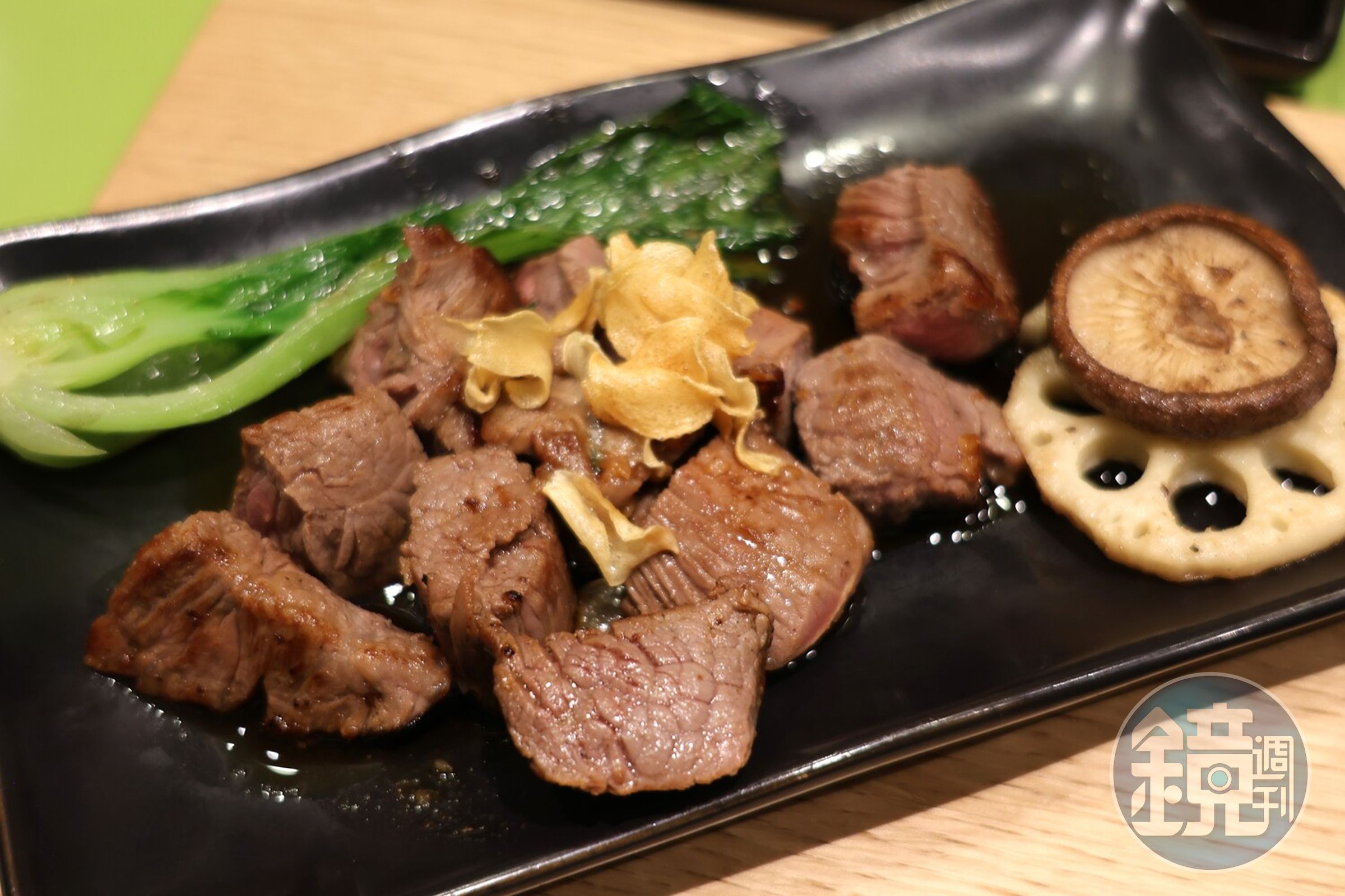 牛肉煎得恰到好處,肉質還嘗得到彈性。